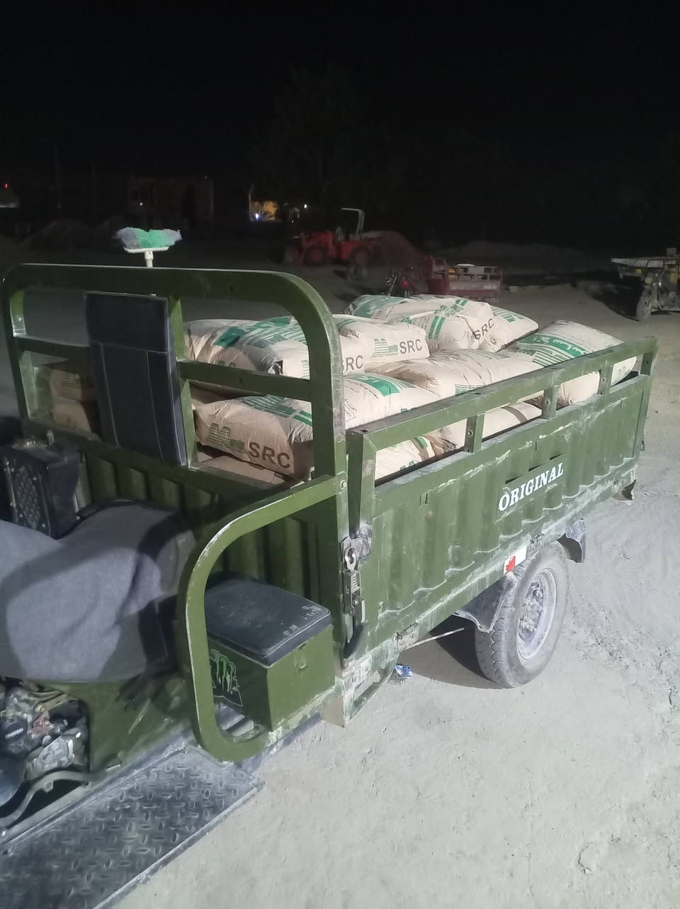 السلام عليكم شباب ستوته اورجنال حموله 2 طن گير ثگيل وخفيف دبل اكسل يعني مال طرگ محرك ما مفرته علي سبانه للبيع موديل 2024 ستوته جاهزه للشغل مگمرگه  واوراقها كامله  ووياها سبير وسقيفه ومحجل مقوس  وچادر كامل الي يشتري يتفضل خاص او يتصل على الرقم  والي مايشتري لا يكسر بحلال الناس يرحم والديكم السعر مليونين و700 

***********
