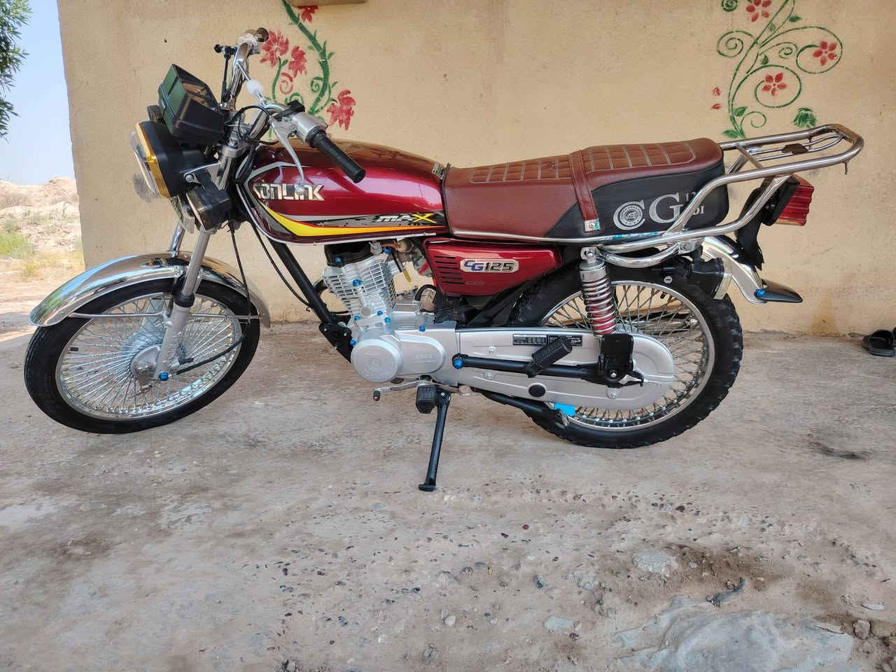 تايكر ٢٠٢٢ اصوليه أوراق كامله محرك وياله جاهزة
السعر ٥٥٠ وبيها مجال المكان السريع الدولي الجسر السابع  للاستفسار الاتصال***********

