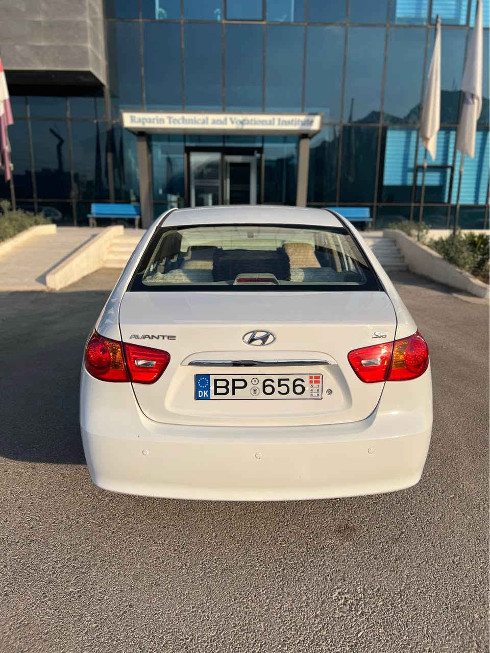 ئاڤانتی مۆدیل ٢٠٠٩ لۆک ناوپاکەت📦🧿
کۆدی هەیە بەناوی خۆمە
بەس ماشاءالله دەوێت
سەیارەکە فول مواسەفاتە بەس سلایت نیە
وێنەکان خۆیان ئەدویێن پێویست بەوەسف ناکات
سەیارەکە نمونەیە چالوو شوختوو قەپو قوپاوی نیە نوکتەی پێوە نیە دەرەوە ناوەوە سەروبن هەموی لۆکە
بیلاد بلوتوسە
کامل جایزە یەک دینار مسروفی نیە
رانیە/ ژمارە مۆبایل/*********** رانية, السليمانية
