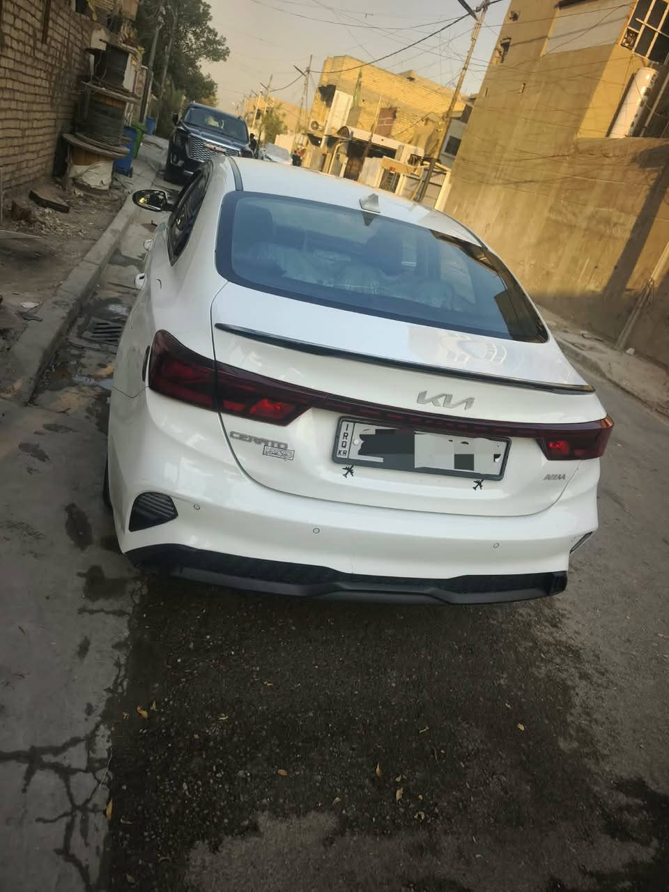 🚘 للبيع  كيا سيراتو موديل 2023 خليجي قطعتين تبريد🚘🔥
💥 فول مواصفات للأخير – محرك 2000 
📍 رقم أربيل

✨ مواصفات السيارة
 ✅ فتحة سقف
✅ أريال نفيجيشن
✅ شاشة بلاديّة
✅ منظومة زنون أصلية
✅ الجام مغلف حراري
✅ ماشية 81الف حقيقي قابل للزيادة
✅ مغلفة PDF
✅تحكمات ستيرن

🔍 للمشتري الجاد:
الفحص مفتوح من كلشي، تعال افحص السيارة بنفسك وتأكد من حالتها ومواصفاتها.
بيها ملاحظات بسيطة 

📍 الموقع: بغداد الدورة

📞 للتواصل:
***********

🔥 سيراتو 2023  | محرك 2.0 | رقم أربيل | فول مواصفات

