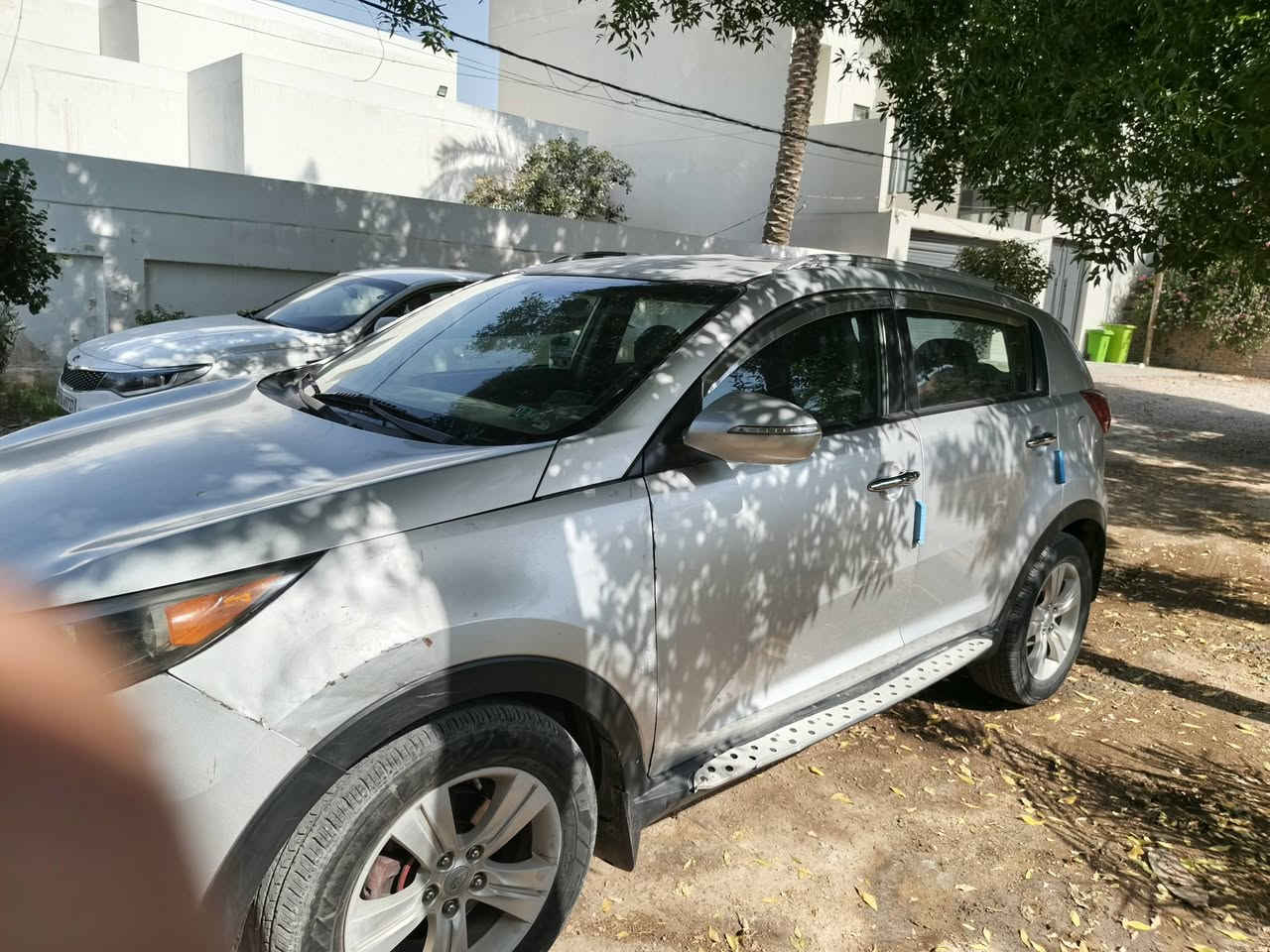 سلام عليكم سبورتج 2011 امريكي  رقم بغداد محرك 2400 دوش لا تبخير ولا تنقيص تبريد تدفئة شغال ويه سويج حساسات مانع انزلاق نزول منحدرات تحكم مري AWD فور ويل  سماعات 6 كير محرك كفاله حداديه 70٪100  حادثه موضح بالسونار وبيه شويه بارد موضح بالصوره سعر السياره 118 وبيه مجال بسيط مكاني بابل الحله للاسفسار ه‍..  *********** واتساب موجود 
‏‪***********‬‏
