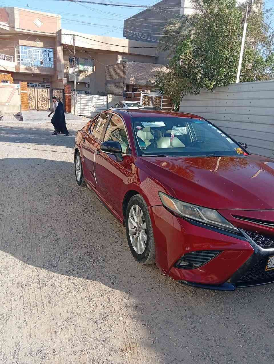 البيع كامري موديل 18 فول عداه الفتحه رقم دهوك هزه جديده حادث بس بنيد بدون ايرباك السعر  145//////مكان بغداد ***********
