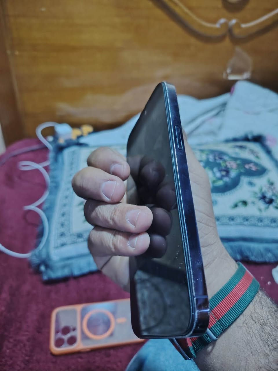 السلام عليكن ايفون 14برو ماكس مبدل شاشه وبطاريه اصليات الباقي مكفول فيس إيدي شغال كامرات تجنن مراوس هونرx9d وبيع500واتساب***********
