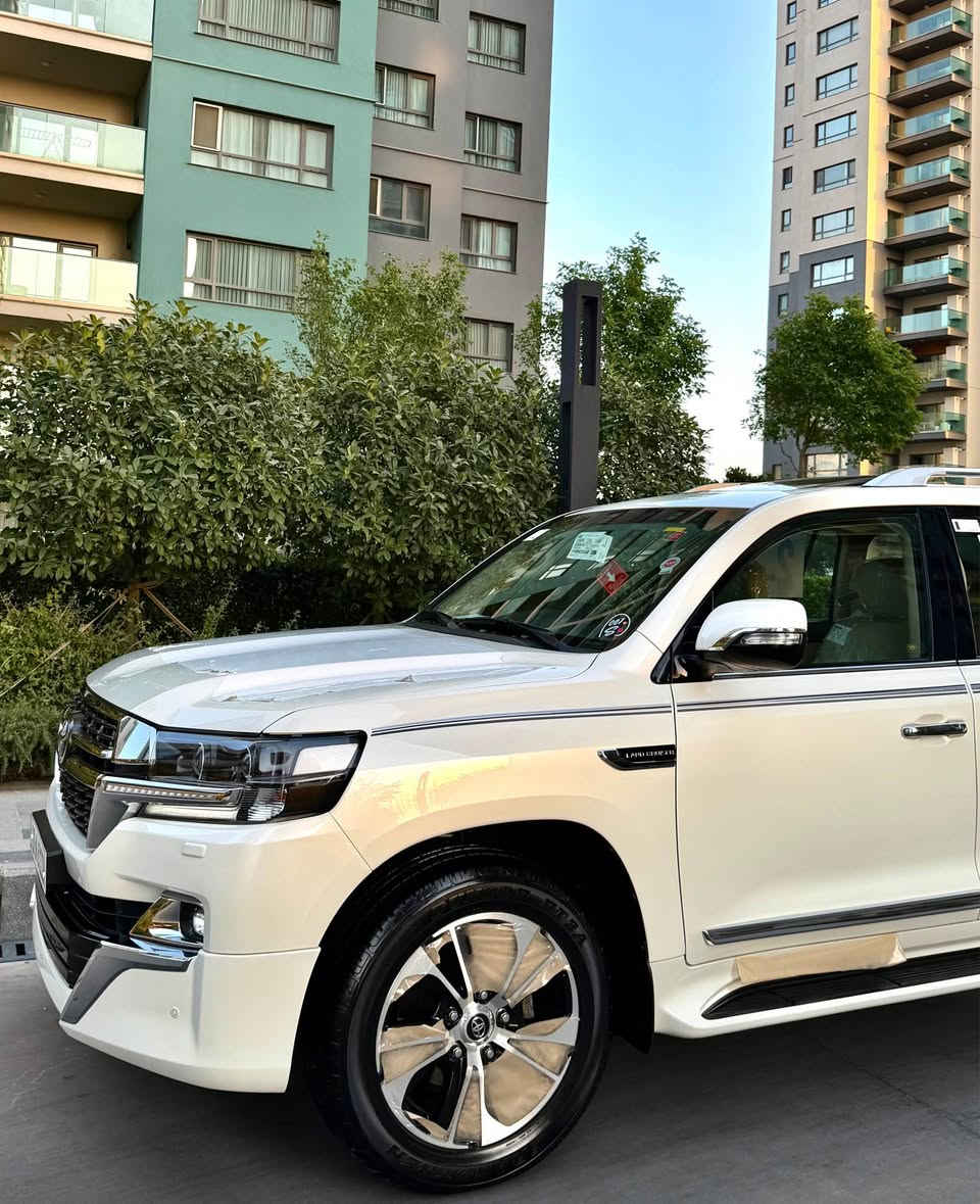 Land cruiser GXR 2021 V6 37,000km
 ‏Grand turing
لاندكروزر 2021  GXR
‏‎ملاحظە : الاخوان رجائن بس بیع نقد بدون مراوس🫡

ماشاالله سياره كارتونيه لوك لوك شرط
سياره زيرو شريكه ساز باب اولا (بريمي)
سياره زيرو شريكه تويتا عيراق ساز 
سياره مواصفات (بريمي ) درجه اولا 

شرط الفحص كفاله عامة من جميع النواحي لا شخط لا رصعه لا رمل لا بارد لا صبغ ابد جديده حيل الي يدور جديد ومناسب 

أخت زيرو بل كارتون كل عيراق نفص ماكو
‏‎لاندکروزر 2021 _ ساز باب اولا
‏‎💎محرک 8 سلندر (4,600)
‏‎⌛️ماشي 37,000 ألف كيلو شرط
‏‎💎   +سماعة بيلادي +فرشات بيلادي مجوود + داخل بيجي + غراضات كل موجود

‏‎💎 مكفولة كفالة عامة من الدعامية إلى الدعامية _ سياره كارتون لوك جديد 📦
‏‎ 💎 بدون صبخ .بدون بارد  ،بدون رصعات ،بدون حتى شخط . حتا رمل مابيها
‏‎دعاميات هم بدون صبغ ،رمل مابي ،لحية بدون صبخ ..بقية كلها بشرط

‏‎🧬فول فول مواصفات
‏‎شاشة كبير لمس كاميرا حاسة رادارات
‏‎كاميرات 3 شاشات سيلاد فتحة سقف 
‏‎كشن جلد كشن كاراباي شحن موبایل  8 اريباك تبريد مركزية
‏‎بصمة تشغيل عن بعد باب جاك سلاجة ليد زينون 
‏‎تحكمات ستيرن دبل فوليوم فورويل هوك
‏‎سيارة بها 2 بصمة من شركة جديد جدأ 
‏‎سيـارة عل نظافتها احسبها صفر زيرو

💎 تخم تاير دنلوب الاصلي

‏‎ 💎محرك كير بشرط مامفتوح
‏‎سيارة حيل نظيفة كلشي عل بلاد لوك
‏‎سنوية زنكة كلشي جديد  
‏‎باسمي السنوية بشرط تحويل و خرامة 
‏‎سيارة مابيـها دينار مصرف كامل من كل نواحي

‏‎♻️نفسي يوم /تحويل و وكالة حاظر رقم سلیمانیە
‏‎📍مكانك /داخل سليماني

‏‎☎️موبايل / ***********
💵سعر / 575$ ورقه السليمانية, العراق
