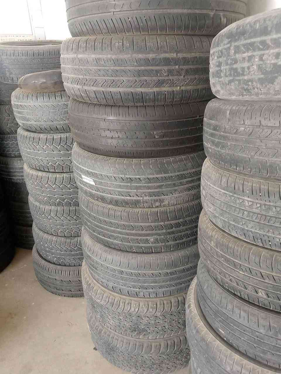 يوجد تايرات مستخدم بدون ضرب أو كسر الكميه 47 زوج  
قياس 15او16او 17او 18 أو 19 زوج
ابيع شلع سعر الزوج 16 قفل مكاني كركوك الحويجة قرب سيطره الدبس اتصل ***********
