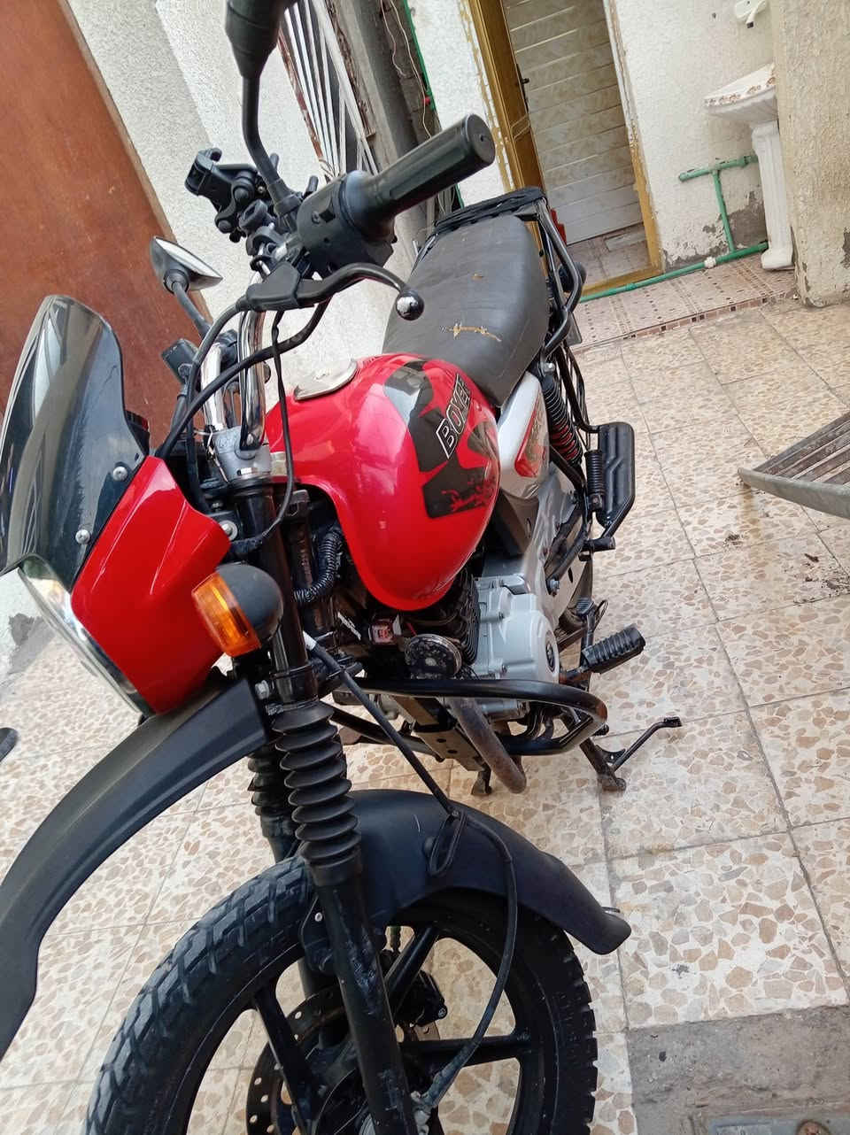 درجة بوكسر موديل 23رقم بصرة انكزي  وبسمي 
دراجة جاهزه من كلشي كهربايت كامل مجفتة تجفت بلادي شركة قبل سنة دهن كلة موتل دراجة كاملة
السعرمليونين و300وبيهة مجال للشراي العنوان البصرة ابي الخصيب حمدان للستفسار واتساب ***********
