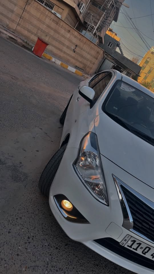 السلام وعليكم
نيسان سني هندي بليته زركه ضمان شركه السور موديل
٢٠٢٤ ماشيه ٢٦ الف كفاله عامه ماعدا رصعه بسيطه بالباب بكد اصبع سيارة من الشركة على ايدي اني مستلمهه ومرقمهه حتى كباتها بعدها بالنايلون  ممستخدمه وبعدها بالضمان مدوشمة ارضية وكشنات مال جناي السعر ١٢٨ وبي مجال سياره بأسمي ومكاني بغداد للاتصال ***********
