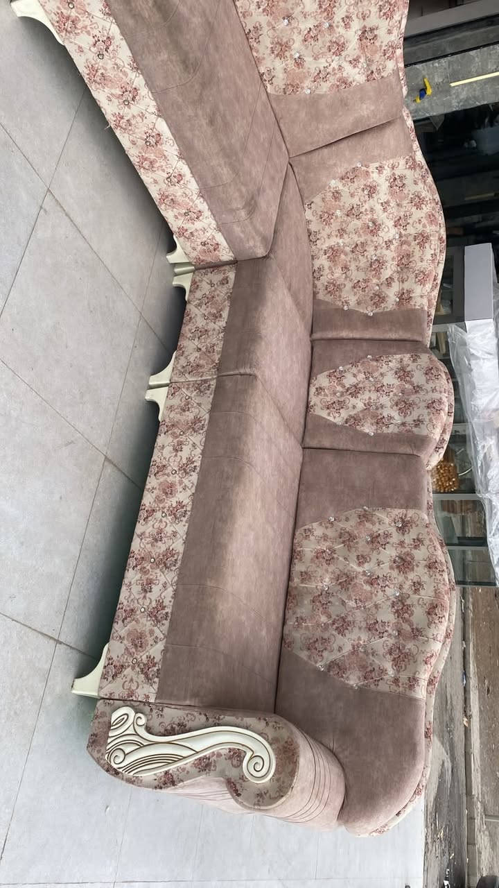 ديوان ٧ متر ونص • تركي