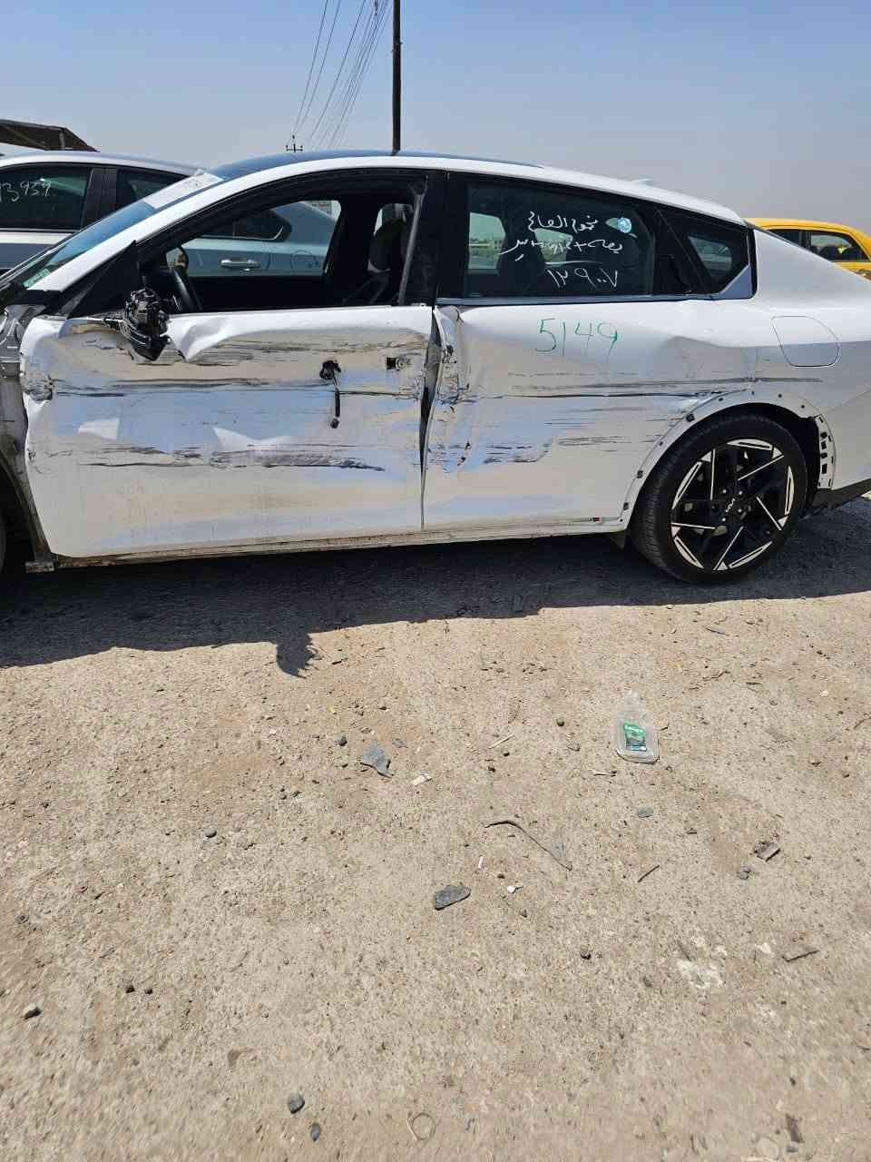 السلام عليكم كي فور جيتي لين  رقم شهداء على حادثه ابيع السعر ١٥٥ وبيه مجال ماشيه ٥٠٠٠ميل مكان السيارة بغداد ***********
