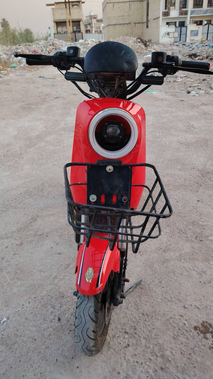 دراجة R9 شحن كهربائية 🔥 
🚲 الموديل: R9
🔴 اللون: أحمر
⚡ كهربائية بالكامل! من عدا الهورن غير شغال
🔋 بطاريات شحن جدد
💡 لايت أمامي قوي
💡 إشارات أمامية وخلفية
ستاند جانبي
كرسي جديد ومريح
شكل رياضي وحلو
تمشيك بالشحن الوحده 10 الئ 15 كيلو حسب وزن الراكب
السعر 275 وبيه مجال للطيبين
العنوان بغداد الدوره ابو دشير
للأتصال علئ هذا الرقم 👇
***********
