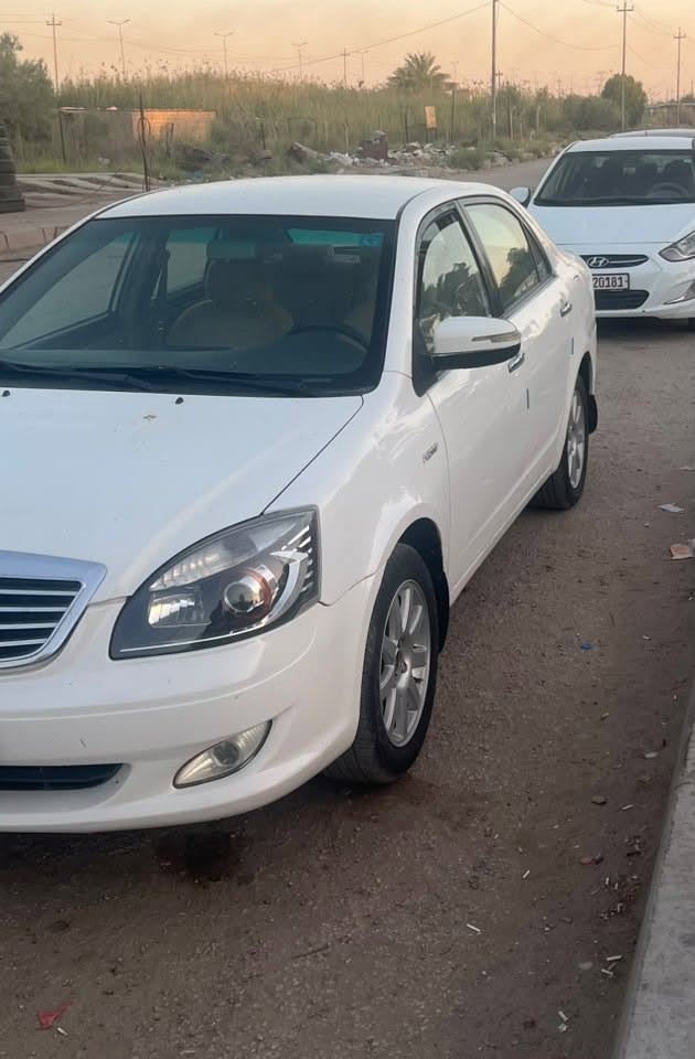 موبل كير عادي رقم بغداد دولي  باسمي 
٥٥ وبيها مجال 
مكاني بابل سكندريه 
***********

