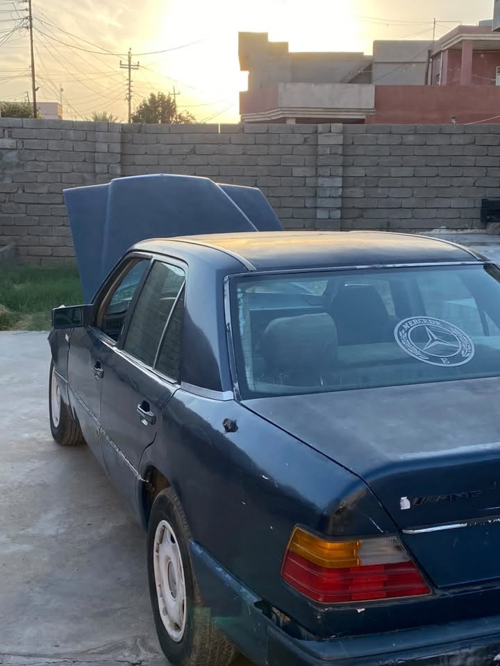 مارسدس موديل ١٩٨٩
محرك ٤ قبق اسود بلادي 

سياره حلوه داخلها حلو 

وسعرها ١٣ وبيها مجال 

سياره ماندل راعيها ابيع 
بدون اوليات

***********
