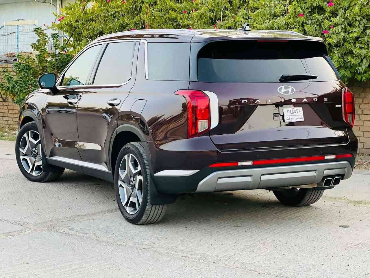 السلام عليكم للبيع
هيونداي بالسايد موديل2024 فئة sel premium وارد امريكي 
رقم بغداد 
السعر  270 قابل للتفاوض 
عداد مسافة ٢٤ الف ميل
مكان السيارة الحلة رقم هاتف (***********)
 حجم المكينة 6 سلندر 3800 
1. ٤ كاميرات محيطية ٣٦٠ درجة
2. رادارت أمامية وخلفية وجانبية
3.فتحة سقف
4. كشنات كهرباء خزن وضعيتين مع تدفئة وتبريد المقاعد الامامية والخلفية 
5. صندوق كهرباء 
6.تشغيل عن بعد
7. حساسات أمامية وخلفية
8. مرايا جانبية هيتر + تعتيم
9. التشغيل والتوقف التلقائي
10 . نظام الثبات الالكتروني
نظام التحكم بالفرامل
نظام التحكم بالسحب
نظام التحكم بالفرامل على المنعطفات
نظام مساعدة الفرامل الهيدروليكي
نظام مساعدة النزول من المنحدرات 
نظام مساعدة الصعود في المرتفعات
نظام تحذير من الاصدام
حادثه بنيد تبديل فقط بدون داخل وصبغ مقدمه الجاملغ فقط (صور الحادث ورقم الشاصي داخل المنشور )
