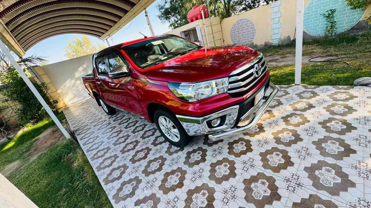 السلام عليكم تيوته 2019 كويتي مكفوله كفاله عامه السياره كارتون وضع شركه سبير ما نازل ماشه 100 مكينه كير حداديه تخم تاير تبريد كله جاهز السعر230وبيه مجال بيع  أو  مكاني بل السماوه رقم بغداد مشروع وطني رقم انجليزي جديد وابسمي وهاذ رقمي ***********
