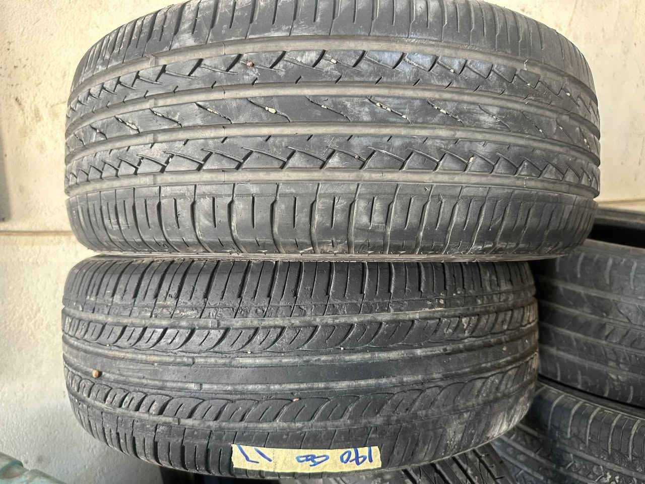 السلام عليكم وجبه تايرات 16/17/18 سعر الزوج مع الشد 40بغداد الرشاد مقابل باب القاعده ***********
