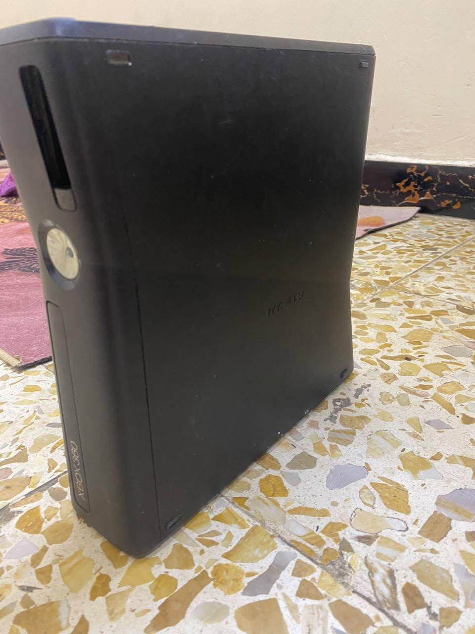 بي اكس بوكس 360 للبيع جهاز نضيف ويا جنطه اقراص اكثر من 150 والعاب داخل جهاز ويا جوستك 2 يرهم بيع ب130 وبي مجال ويرهم مراوس بلي 4 مهكر للاستفسار***********
