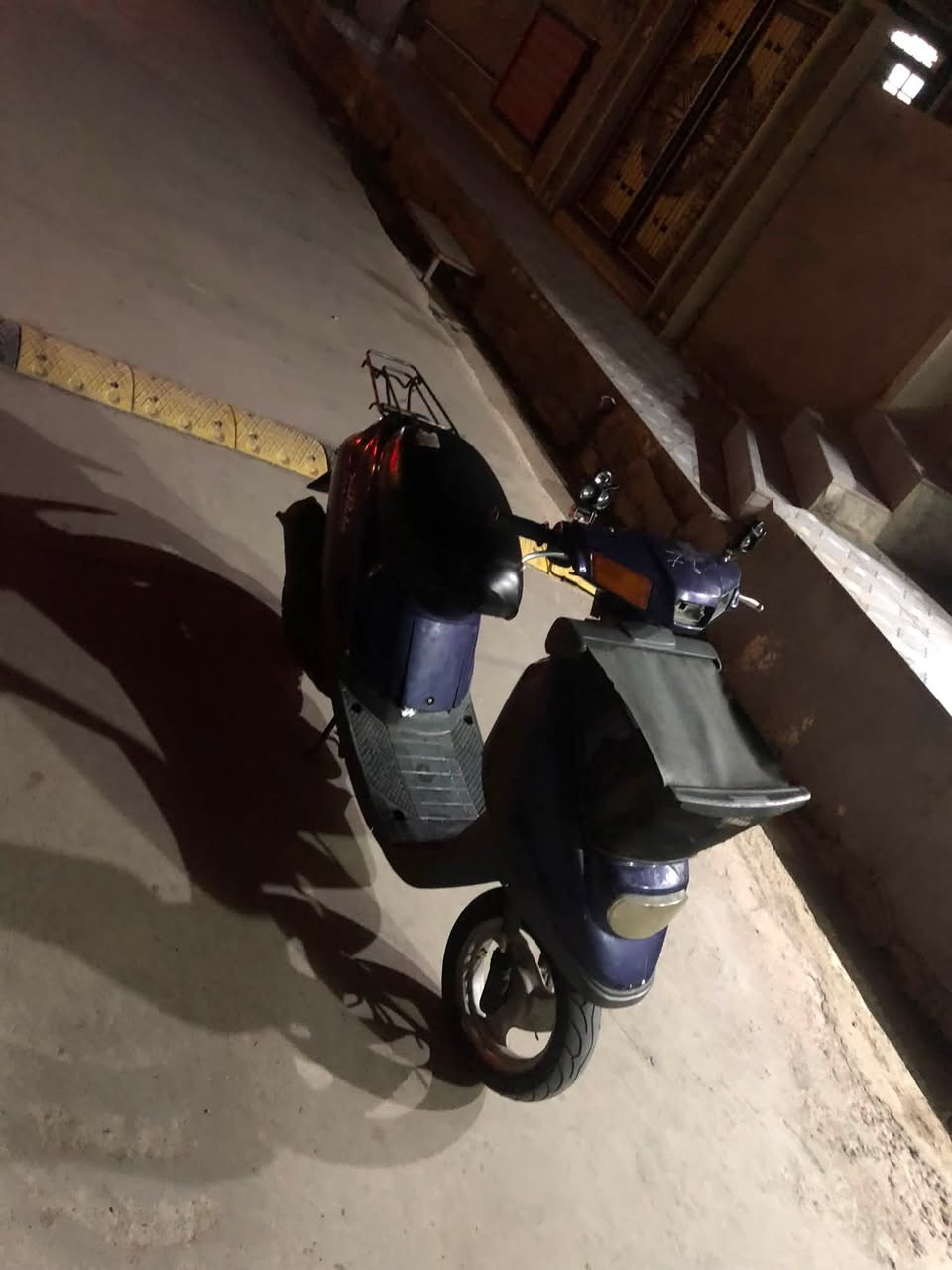 سلام عليكم مطور بزون ابو برده لبيع مكينه معمره شاصي شرط ممكسور سعرو ٢٥٠ وبس مجال توصل عل رقم ***********
