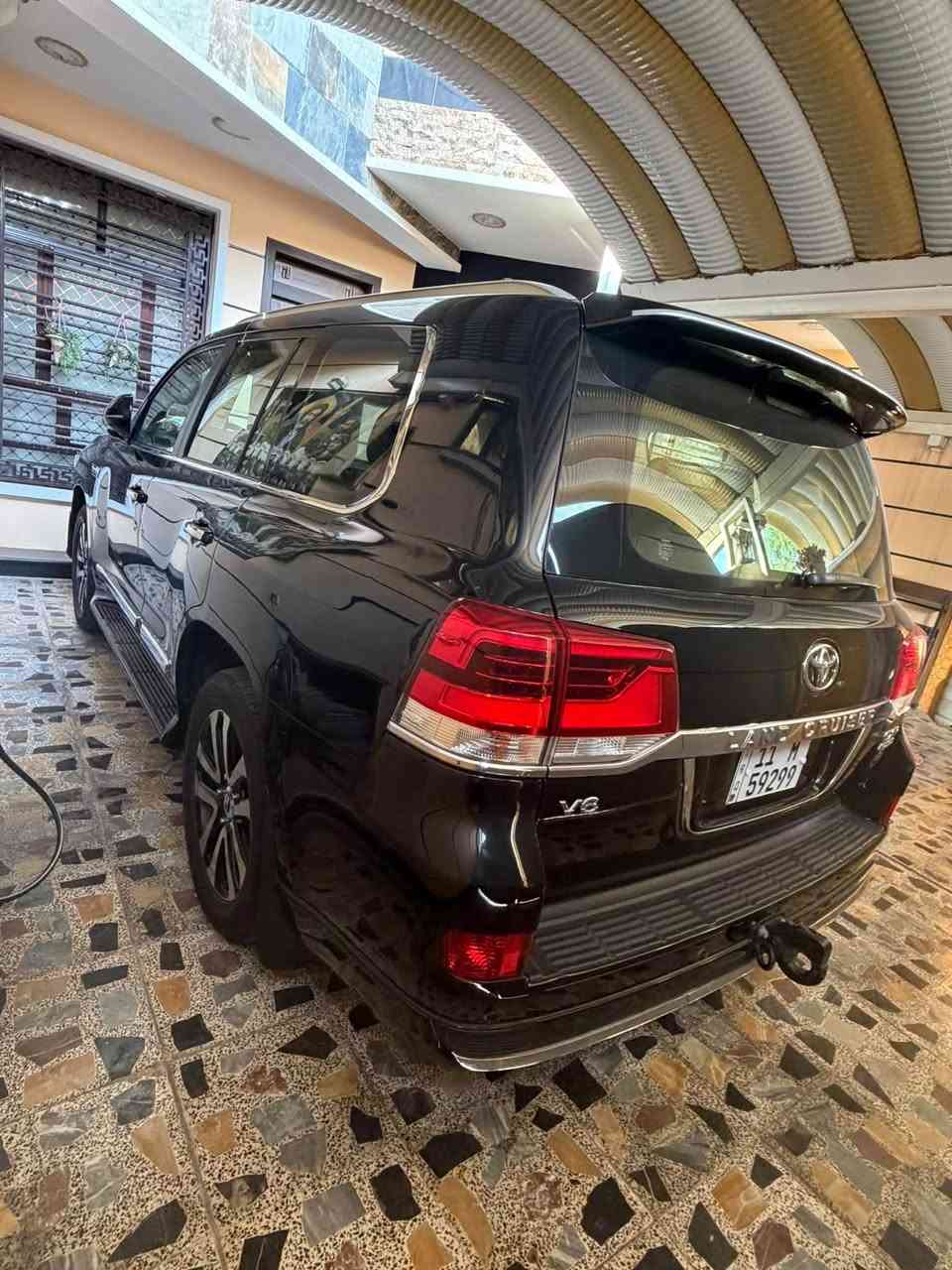 السلام عليكم لاندكروز مديل 2019 بريم اصل مكفول فقط داير الخلفي بارد امشر عليهم مغلف ppf بالكامل سيارة جدا جدا حلوه بشكل تحويل بسرط اي وقت عنواني بغداد 
***********
