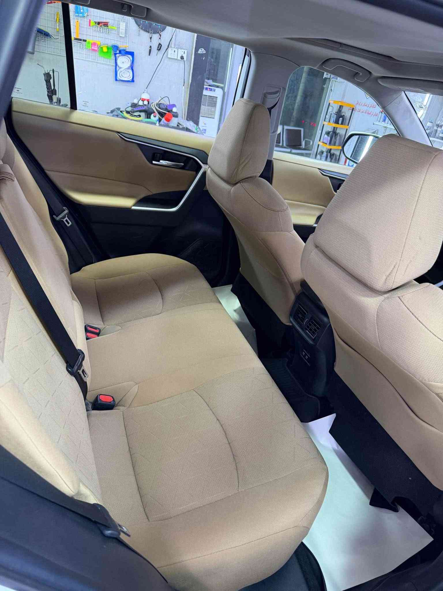 سيارة راف فور 2019 
مواصفات XLE 
AWD دبل اكسل اوتو
حساسات خلفية وأمامية وجانبية 
مرايات كهرباء 
بصمة 
سلايت 
6 وضعيات قيادة 
نقطة عمياء 
رادار امامي 
رادار جانبي 
رقم وسنوية جديد لسنة 2032 
رقم سيارة مميز 
سيارة عنده بطاقة بنزين 
ايرباك السيارة مسوي سستم كامل وشغال مو مقاومة 
حادث موضح بالصورة فقط دعامية امامية ابيض فقط مبدل بلادي باب سايق بي تعديل خط شبر واحد مبين بالصورة بقية السيارة مكفول 
داخل سيارة بيجي 
السيارة مكفول من كلشي باقي ع بلاد 
السعر 212 ورقة وبي مجال 
مكان السيارة كركوك 
شراي يتصل *********** 
*********** كركوك, العراق

نص مكتوب في الصور:
- copart.com
- VIEW ALL
- Copart
- Lot # 42412640
- More Infor...
- About this TOYOTA RAV4 XLE
- This WHITE 2019 TOYOTA RAV4 XLE is part of our AUTOMOBILE vehicles. Join the auto auction to bid on this TOYOTA RAV4 XLE, which has a PA - CERTIFICATE OF SALVAGE. Please note, the following damage may be present on the vehicle: FRONT ENDand , which can be viewed more closely by examining the photos included on this page.
