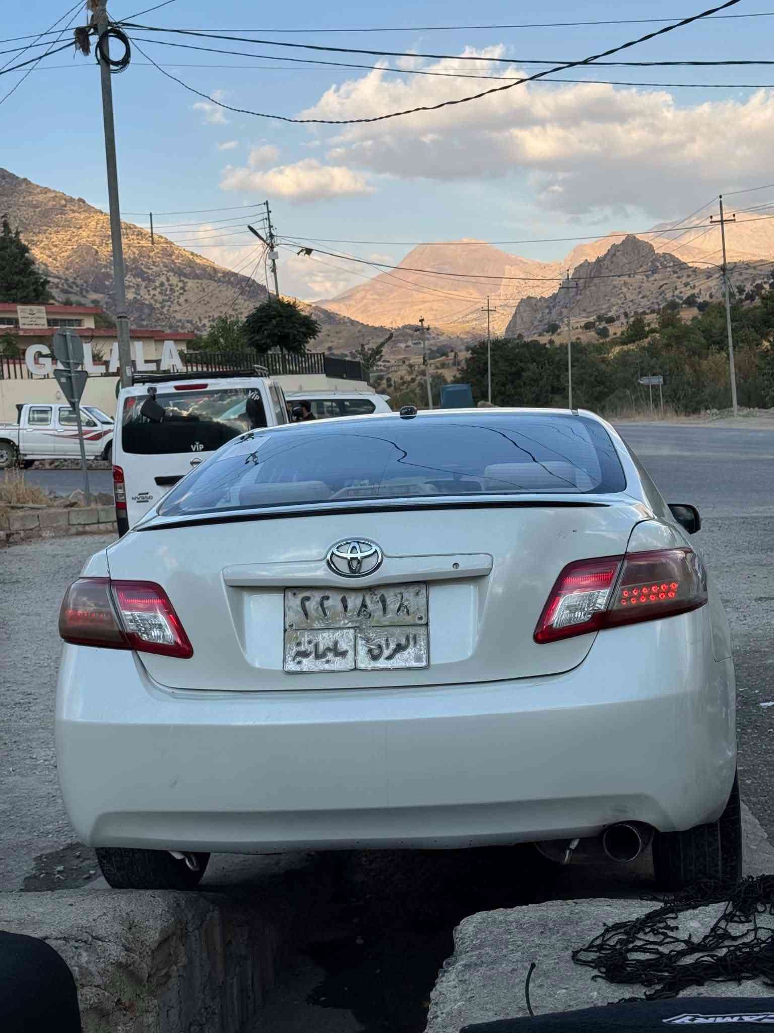 کامیری 2011 فول مواسەفات
حیزام نیە به حیزام بۆیاخ دەفرۆشم
جەمپێکی پێشی هەیە تۆزێ ناوی گرتوە
مواسفات فول فول 
سەنەوی نوێیە تەنیا ڕەقەمی نوێ نەکراوەتەوە
گێر و مەکینەو تەقەو ڕەقە بەشەرت
بەناو کردن بەشەرت بەناوی خۆمانە
 سحر  ٨۰ مەجالێکی کەم خڕامەشی لەسەر دوای مامەڵە دەیگێڕمەوە
*********** 
*********** watsup
