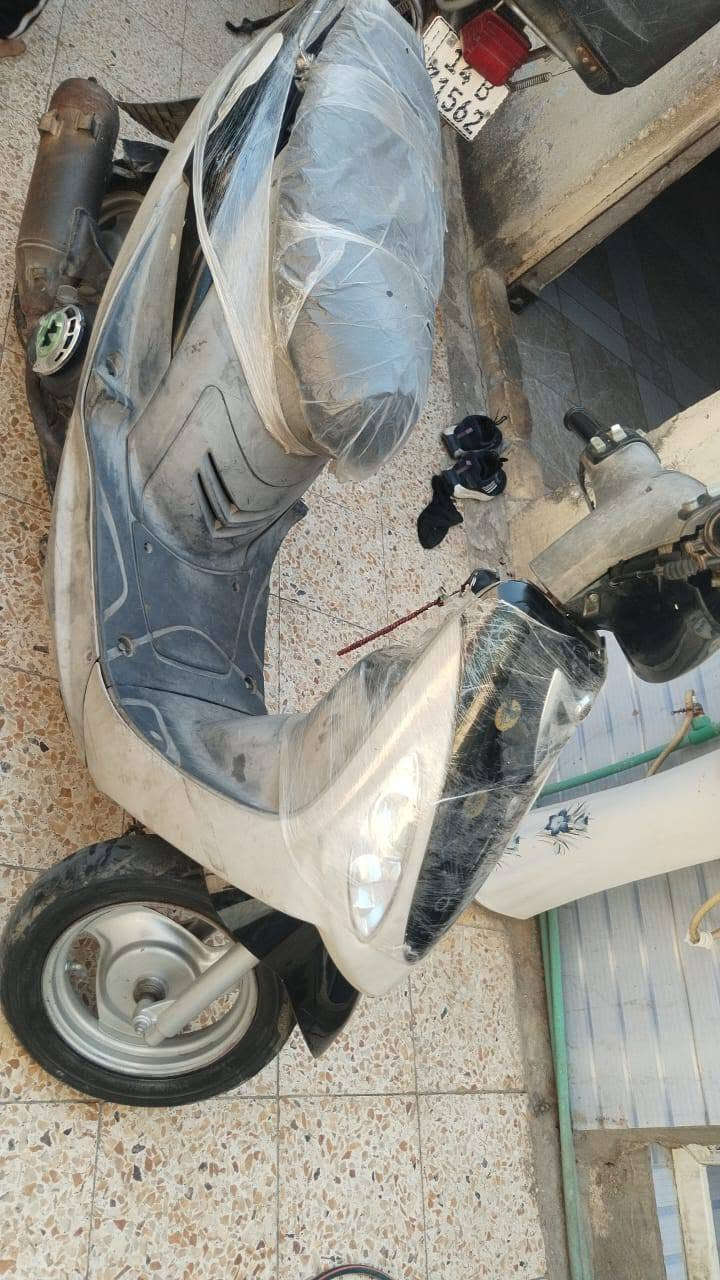 السلام عليكم دراجة ماكس سودة نظيفه وحلوة وكهربائيات شغاله بس سلف مايشتغل ومحرك مكفول نظيف دراجة ماتعبك ولا تصرف عليها احتاجيت علمود عمليه وعرضتها سعرها 600 ومجالها قليل حگ الجيه مكان الدراجة البصرة الامن الداخلي لتفاصيل عل رقم***********

