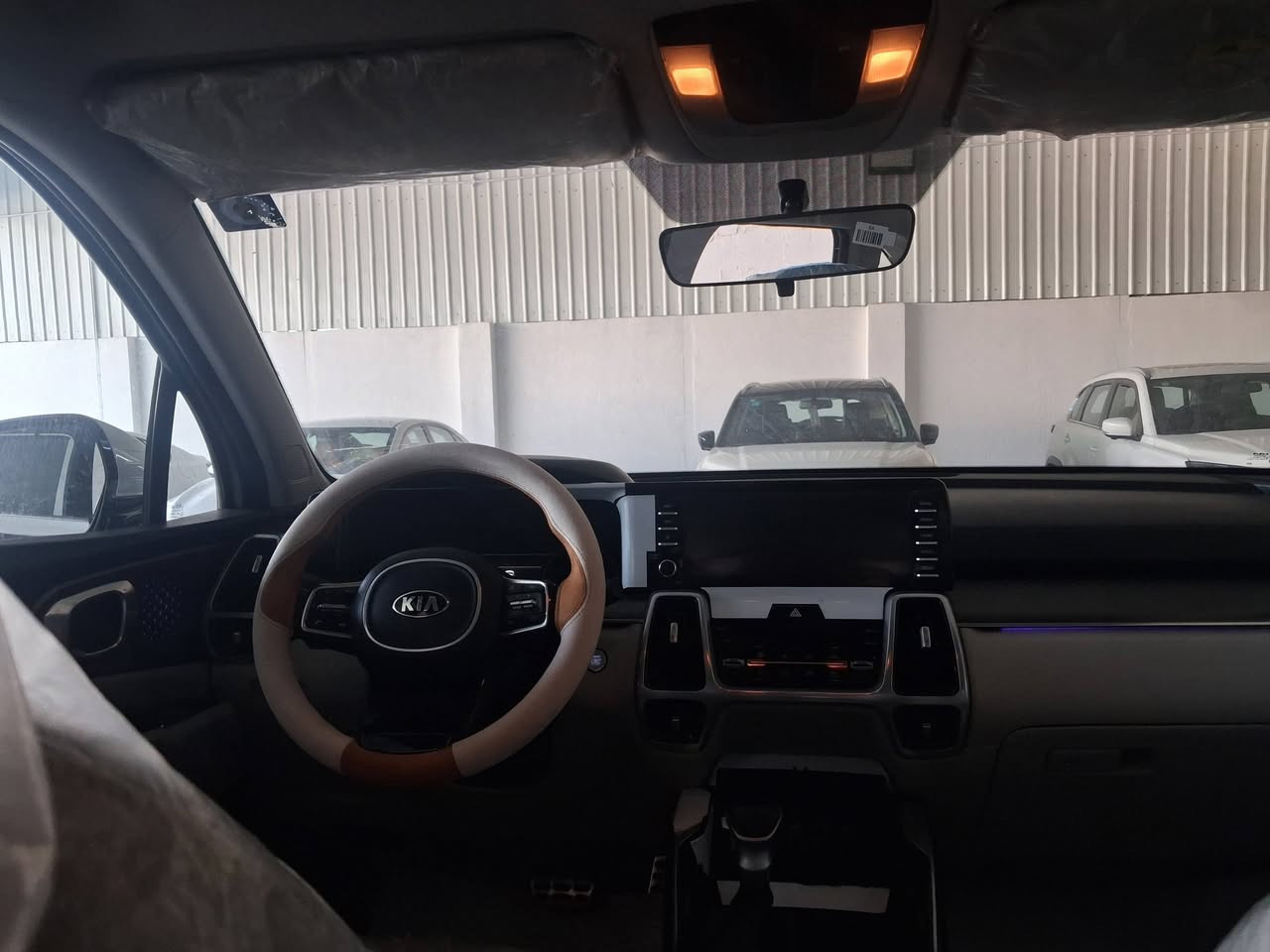 سورنتو موديل 2021 فول مواصفات 
محرك 6سلندر 
رقم بغداد انكليزي 
كفاله عامه 
مكانه واسط الزبيديه 
***********
سعر 245وبيه مجال
