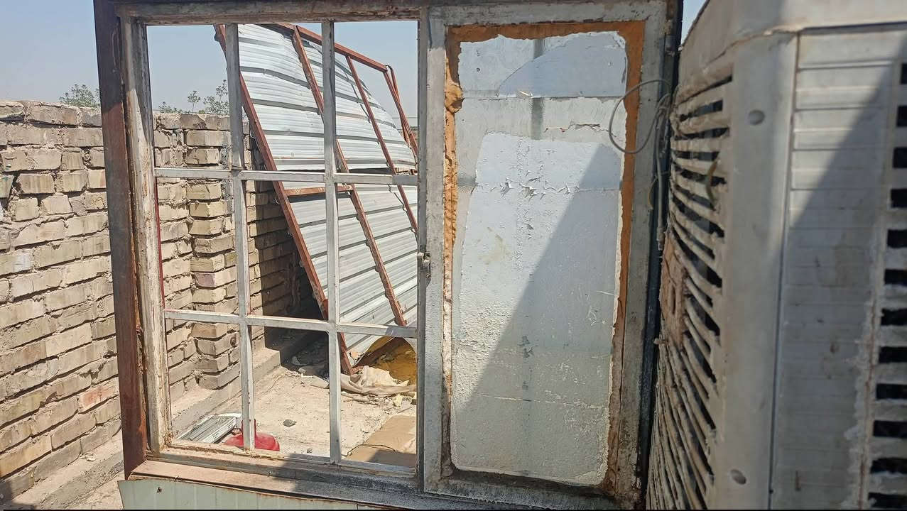السلام عليكم
زوايا حديد وقطع سندويج وباب وشباك مال غرفة 5*4
للبيع المكان حي العامل
*********** واتساب
