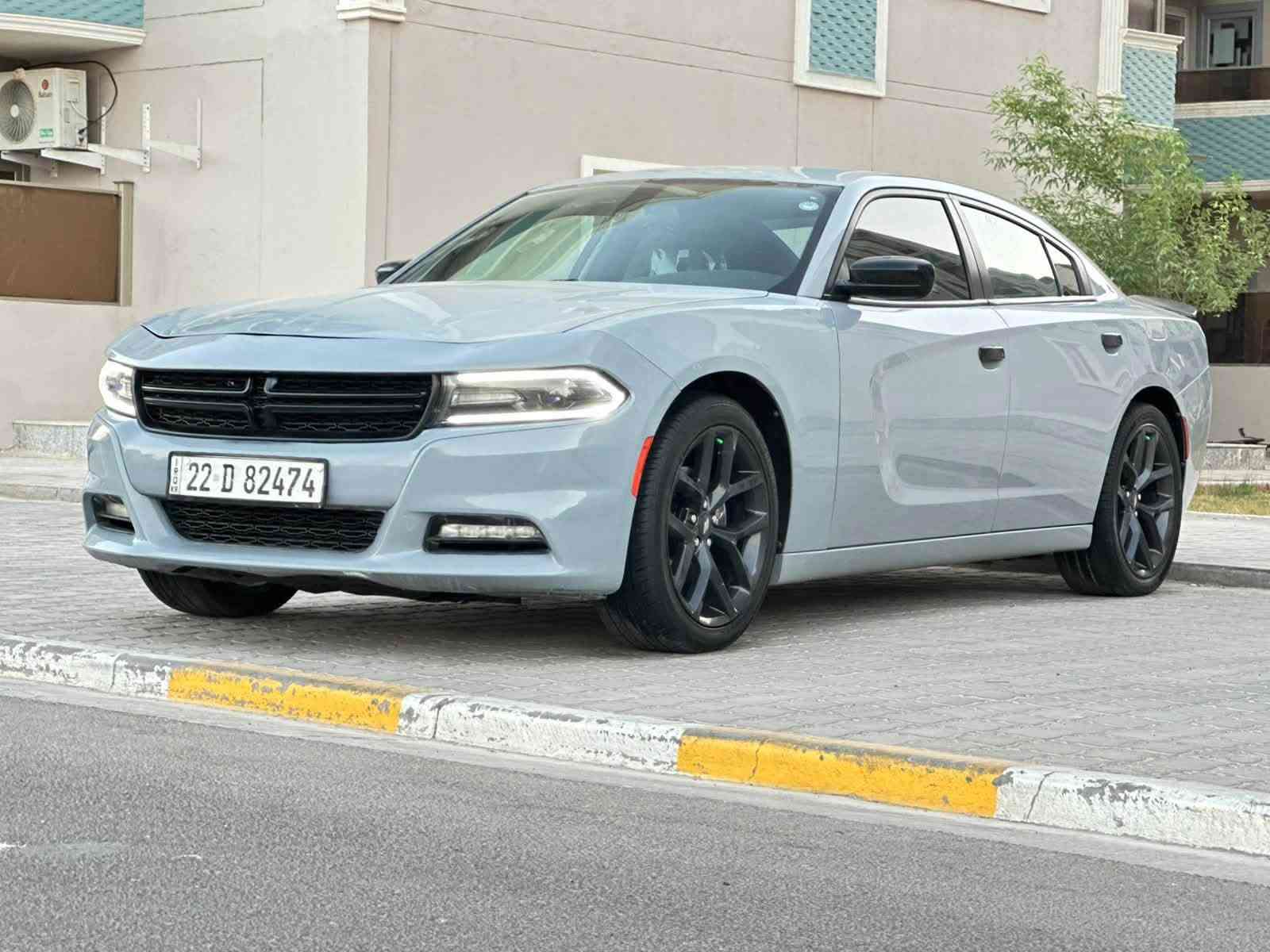 من رخصت الادمن سلام عليكم جارجر مديل 2021 لون سموك مميز  وارد امريكي حادث حافه الجاملغ والبنيد رقم اربيل الجديد سنويه جديده مكينه 3600 تو ويل ماشيه 58 ميل سياره جديده وجاهزه 
مواصفات شاشه كار بلي كشن حضن حساس خلفي تشغيل عن بعد مواصفات بلاك توب 
للاستفسار اتصل 
***********
العنوان البصره

