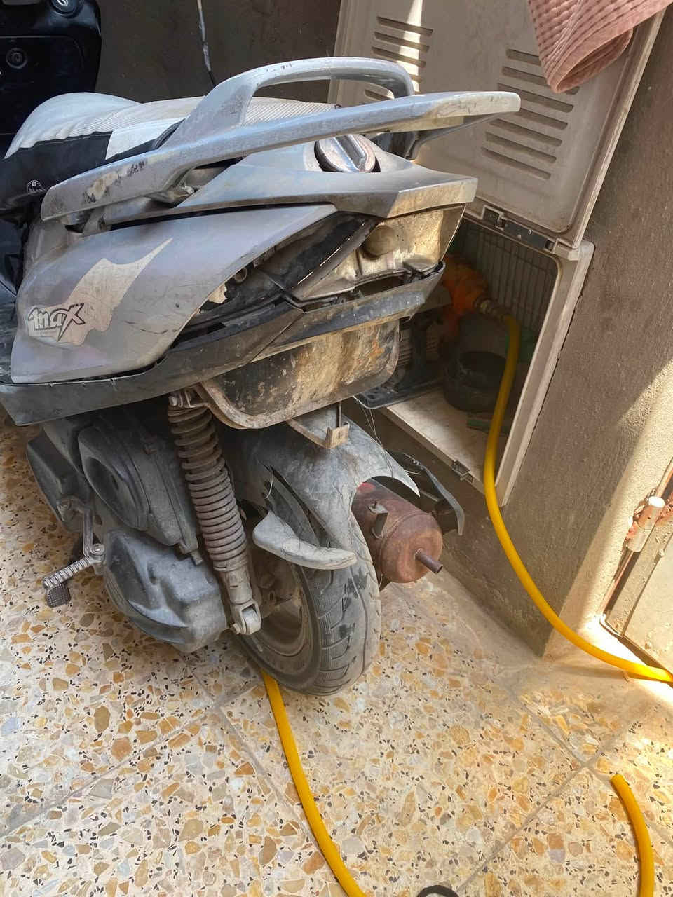 سلام عليكم دراجه للبيع دراجه شغاله سلف هندر لاكن الباتري هبط ماعرف شنو هسه تشتغل فقط هندر دراجه تمشي خير من الله السعر 200 وبيه مجال حك جيه مكاني بغداد شعب او حي اور ) رقمي ***********
