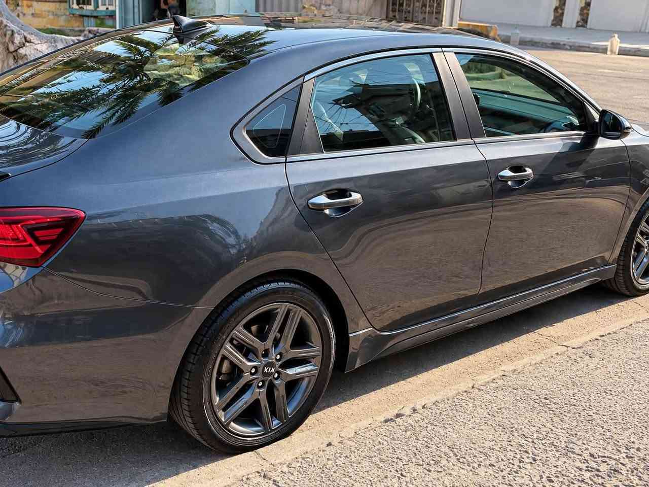 فورتي 2021 GT Line لون نفطي فول مواصفات حساسات رادار امامي بصمه تشغيل عن بعد السياره جاهزه صدر جديد تخم تاير جديد مناقصها اي شي ماشيه 77mil ضربتها جاملغ وبنيد جهة السياره ورقم الشاصي موجود بالصور

السياره داخله معوقين باقيلها سنه وتصير حره 

سعرها 12700 
مكان السياره بالكراده
***********
