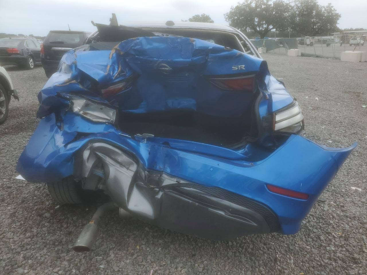 نيسان سنترا SR  2022 رقم بغداد بأسمي شرط التحويل اكاتبك مروري 
تو كلر فول مواصفات عدا الفتحه 
وارد امريكي ايرباكات سليمه.. حادث خلفي صور الحادث مرفق بالمنشور
كير ومحرك شركه تبريدها شغال ثلج صدر جديد تايرات جدد 
السعر ١٢٥ بيها مجال سعرها
مكان السياره بغداد

***********

نص مكتوب في الصور:
- 81974963F
- 81974963