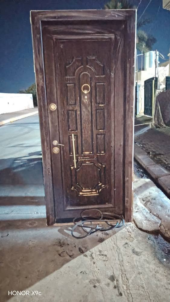 السلام عليكم
باب كليدور ستقبال نضيف أي عيب مابي كيلون قفاله كله شغال قياس 225×97 مترين و 25 في 97
 السعر 90 ألف وبي مجال للاستفسار الاتصال على الرقم ***********
عنوان كركوك اسرئ مفقودين كركوك, العراق
