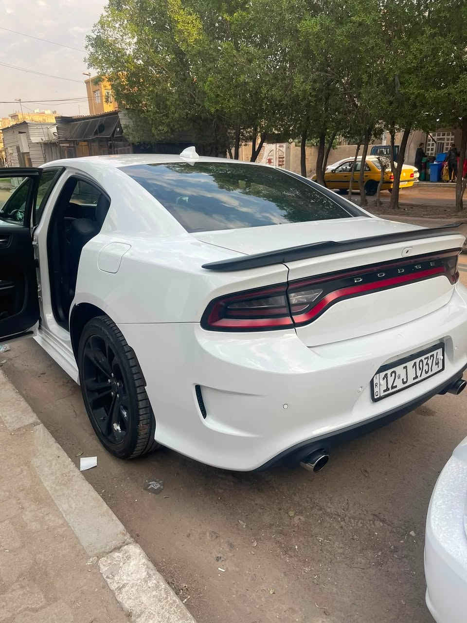 جارجر موديل 2020 جيتي فول ماعدا الرادار  كشنات تدفئة تبريد حساسات  خلفية  كشنات خزن ميموري محرك 6 سلندر 

ماشية68 الف ميل 
تبديل بابتين بدون صبغ دوسة بيهة تعمير بسيط 

 ملاحضات بسيطة بيهة

بأسمي تحويل مباشر مكانهة بغداد الحرية الدولعي

***********
