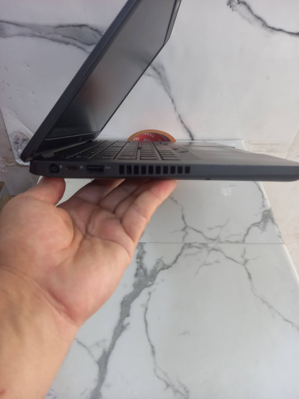 لابتوب دل dell 5400
الجيل الثامن 
المعالج كور اي 5 الجيل 8
الهارد    256    ssd  m.2
الرام 8.  ddr4 
كارت الشاشة  4  شير 
حجم الشاشة  14 
الشاحنة اصلية 
يحتوي على منفذ تايب سي للشحن او نقل البيانات
نظام التشغيل ويندوز 10 عربي انكليزي 
الملحقات شاحنة وجنطة 
السعر  235

***********
***********
يوجد توصيل

متوفر 
تتوفر مجموعة لابتوبات بأسعار مناسبة ومواصفات مختلفة

نص مكتوب في الصور:
- About Installed RAM 8.00 GB Speed: 2667 MHz Processor Intel(R) Core(TM) i5-8365U CPU @ 1.60GHz 1.90 GHz Graphics Card 128 MB Intel(R) UHD Graphics 620 Storage 238 GB 42 GB of 238 GB used DESKTOP-L2IRLAM Latitude 5400 Rename this PC Device Specifications Copy Device Name DESKTOP-L2IRLAM Processor Intel(R) Core(TM) i5-8365U CPU @ 1.60GHz 1.90 GHz Installed RAM 8.00 GB (7.82 GB usable) Graphics Card Intel(R) UHD Graphics 620 (128 MB) Storage 238 GB SSD KBG40ZNS256G NVMe KIOXIA 256GB Device ID B5113A91-7FFA-414B-B582-723D8E6E85D8 Product ID 00330-52430-95833-AAOEM System Type 64-bit operating system, x64-based processor BitLocker settings Device Manager Remote desktop System protection Advanced system settings Rename this PC (advanced) Help from the web Finding out how many cores a processor has Checking multiple languages Checking multiple languages Get help Give feedback
- About Speed: 2667 MHz 1.90 GHz 620 42 GB of 238 GB used Advanced DESKTOP-L2IRLAM Latitude 5400 Rename this PC Rename th Help from th Finding out processor ha Checking mu Device Specifications Copy Checking mu Device Name DESKTOP-L2IRLAM Processor Intel(R) Core(TM) i5-8365U CPU @ 1.60GHz 1.90 GHz Installed RAM 8.00 GB (7.82 GB usable) Graphics Card Intel(R) UHD Graphics 620 (128 MB) Storage 238 GB SSD KBG40ZNS256G NVMe KIOXIA 256GB Device ID B5113A91-7FFA-414B-B582-723D8E6E85D8 Product ID 00330-52430-95833-AAOEM System Type 64-bit operating system, x64-based processor Pen and touch No pen or touch input is available for this display Frequently asked questions How does having 8-16 GB of RAM impact my PC's performance? Can I run modern applications smoothly with this RAM capacity? Is my GPU sufficient for high end gaming and video experience? How can having a dedicated GPU enhance my experience and productivity? 40°C
- Task Manager File Options View Processes Performance App history Startup Users Details Services CPU 1% 3.62 GHz Memory 3.1/7.8 GB (40%) Disk 0 (C: D:) SSD 2% Wi-Fi Wi-Fi S: 0 R: 0 Kbps GPU 0 Intel(R) UHD Graphics ... 0% Fewer details Open Resource Monitor CPU Intel(R) Core(TM) i5-8365U CPU @ 1.60GHz % Utilization 100% 60 seconds 0 Utilization 1% Speed 3.62 GHz Base speed: 1.90 GHz Sockets: 1 Cores: 4 Processes 164 Threads 2244 Handles 63231 Logical processors: 8 Virtualization: Enabled L1 cache: 256 KB Up time 0:14:07:44 L2 cache: 1.0 MB L3 cache: 6.0 MB to search 40°C
- Task Manager
- File Options View
- Processes Performance App history Startup Users Details Services
- CPU
- 60% 2.76 GHz
- Memory
- 3.2/7.8 GB (41%)
- Disk 0 (C: D:)
- SSD
- 13%
- Wi-Fi
- S: 168 R: 976 Kbps
- GPU 0
- Intel(R) UHD Graphics...
- 0%
- 8.0 GB
- 7.8 GB
- 60 seconds
- 0
- Memory composition
- In use (Compressed)
- 3.1 GB (41.6 MB)
- Available
- 4.7 GB
- Speed:
- Slots used:
- Form factor:
- Hardware reserved:
- 2400...
- 1 of 2
- SODI...
- 186...
- Committed
- 2.9/9.7 GB
- Cached
- 1.4 GB
- Paged pool
- 220 MB
- Non-paged pool
- 262 MB
- Fewer details
- Open Resource Monitor
- 5% 1.66 GHz
- 3.1/7.8 GB (40%)
- 11%
- S: 0 R: 0 Kbps
- Intel(R) UHD Graphics ...
- 1%
- Disk 0 (C: D:) KBG40ZNS256G NVMe KIOXIA 256GB
- Active time
- 100%
- Disk transfer rate
- 500 KB/s
- 450 KB/s
- Average response time
- 2.0 ms
- Capacity:
- 239 GB
- Formatted:
- System disk:
- Yes
- Read speed
- 797 KB/s
- Write speed
- 5.5 MB/s
- Page file:
- Type:
- search
- 40°C
- 11% 1.62 GHz
- 5%
- GPU
- Intel(R) UHD Graphics 620
- 3D
- 0% Copy
- Video Decode
- 0% Video Processing
- Shared GPU memory usage
- 3.9 GB
- Utilization
- GPU Memory
- 0.1/3.9 GB
- Shared GPU memory
- Driver version:
- Driver date:
- DirectX version:
- Physical location:
- 31.0.101.2127
- 11/13/2023
- 12 (FL 12.1)
- PCI bus 0, device 2...
- e to search