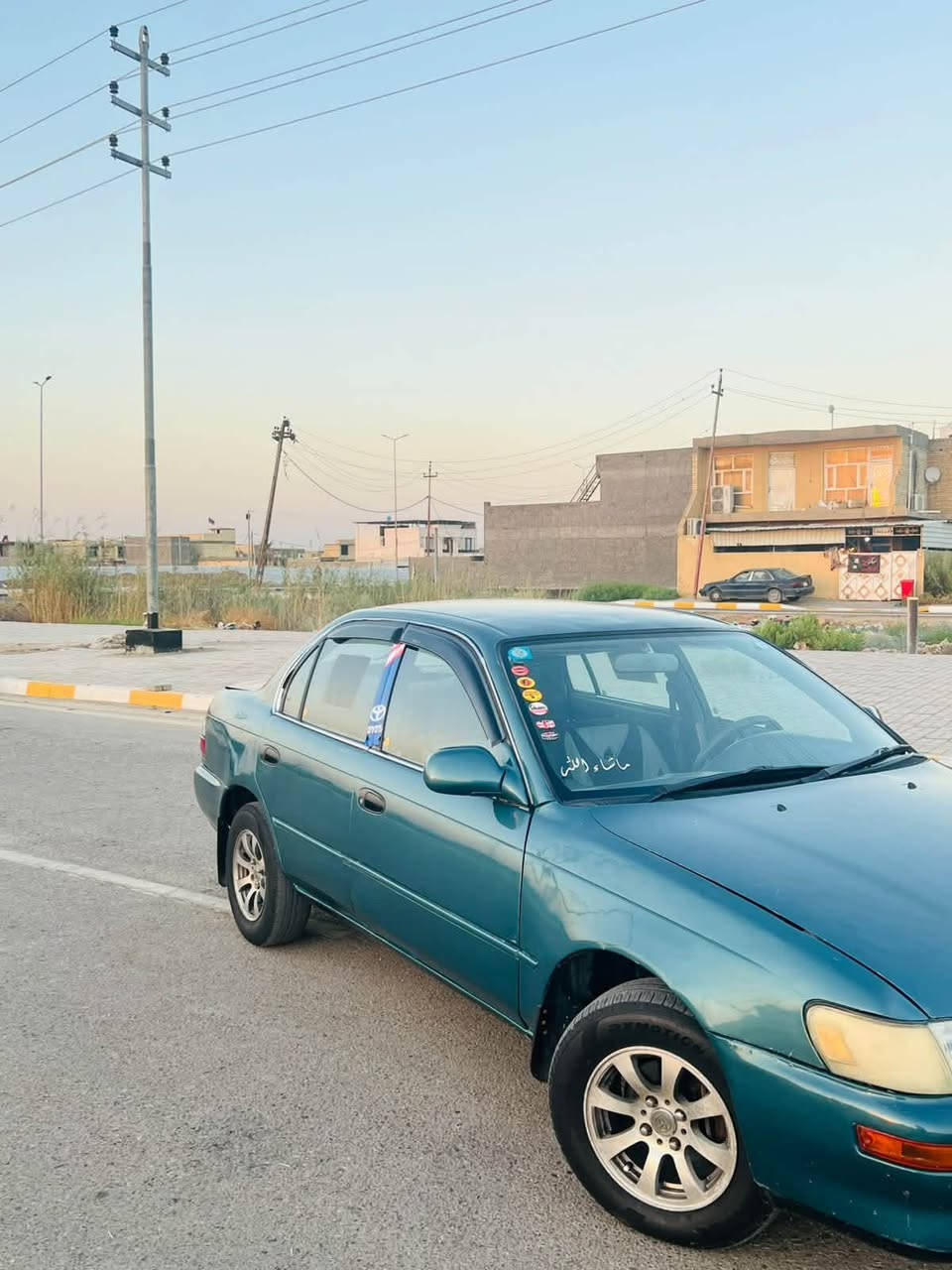 سلام عليكم 
كورلا موديل ٩٤ محور للبيع 
رقم بغداد جديد 
هزة وفحص جديد 
السيارة بأسمي تحويل مباشر 
كير محرك مكفول 
حدادية مكفول
تبريد ثلج 
ترايها ومشيها ناعم خير من الله 
كهربائيات كلها شغاله 
زوج تاير جديد 
السيارة صبغ عام 
مي راديتر اخضر دهن المحرك جديد اصلي 

مكان السيارة واسط الصويرة 
***********
