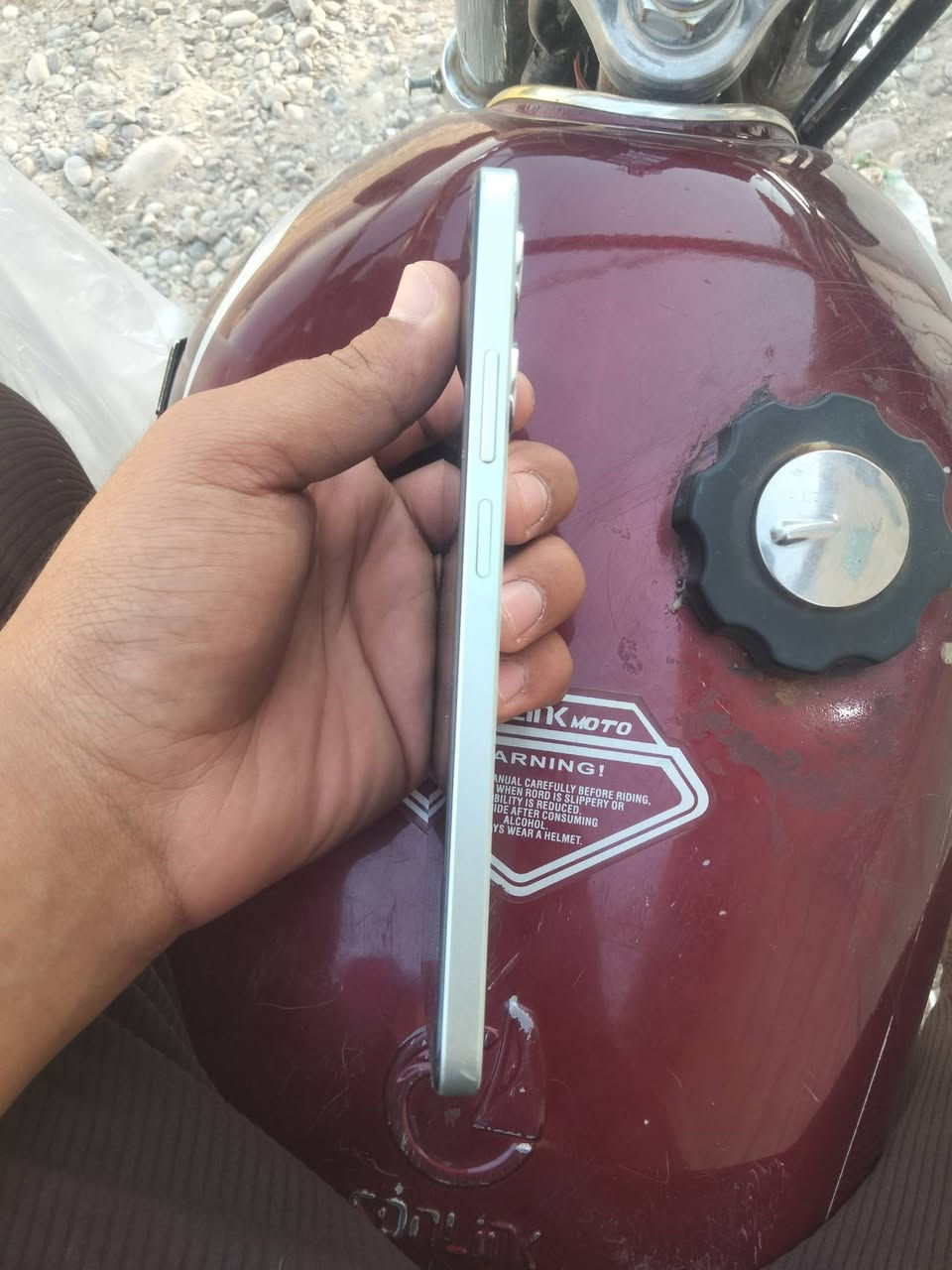 السلام عليكم
يوجد جهاز 
ريلمي نوت 60X 
 ذاكراه 128
رام 8 
الجهاز بالشرط بلادي 
بي كسور خفيفه بل شاشه 
السعر 95 وبي مجال
***********
