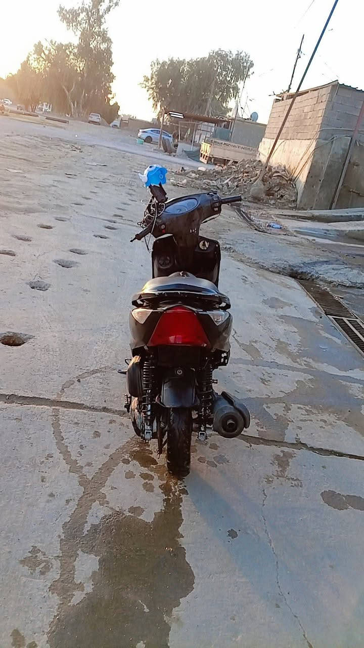 السلام عليكم 
ماكس ثعلب للبيع مكينة حلوة تايرات جدد كهربائيات كلها شغالة مابيها اي نقص فقط كابريتر تعبانة السعر ٢٥٠ الف قبل مكاني بغداد حي الجهاد الشارقة ***********
