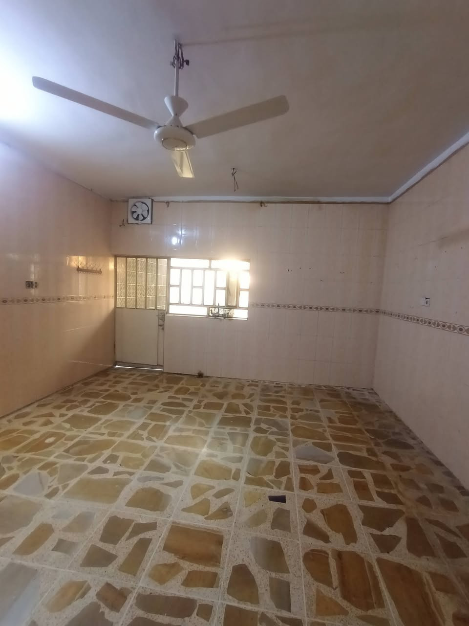 ٢٥٠م • ٣ غرف • قادسية ثانية