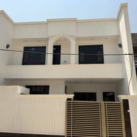 دار للبيع المساحه ١٥٣ متر  سند ٢٥ بناء طابوك درجه اولى يحتوي على ٣ غرف...