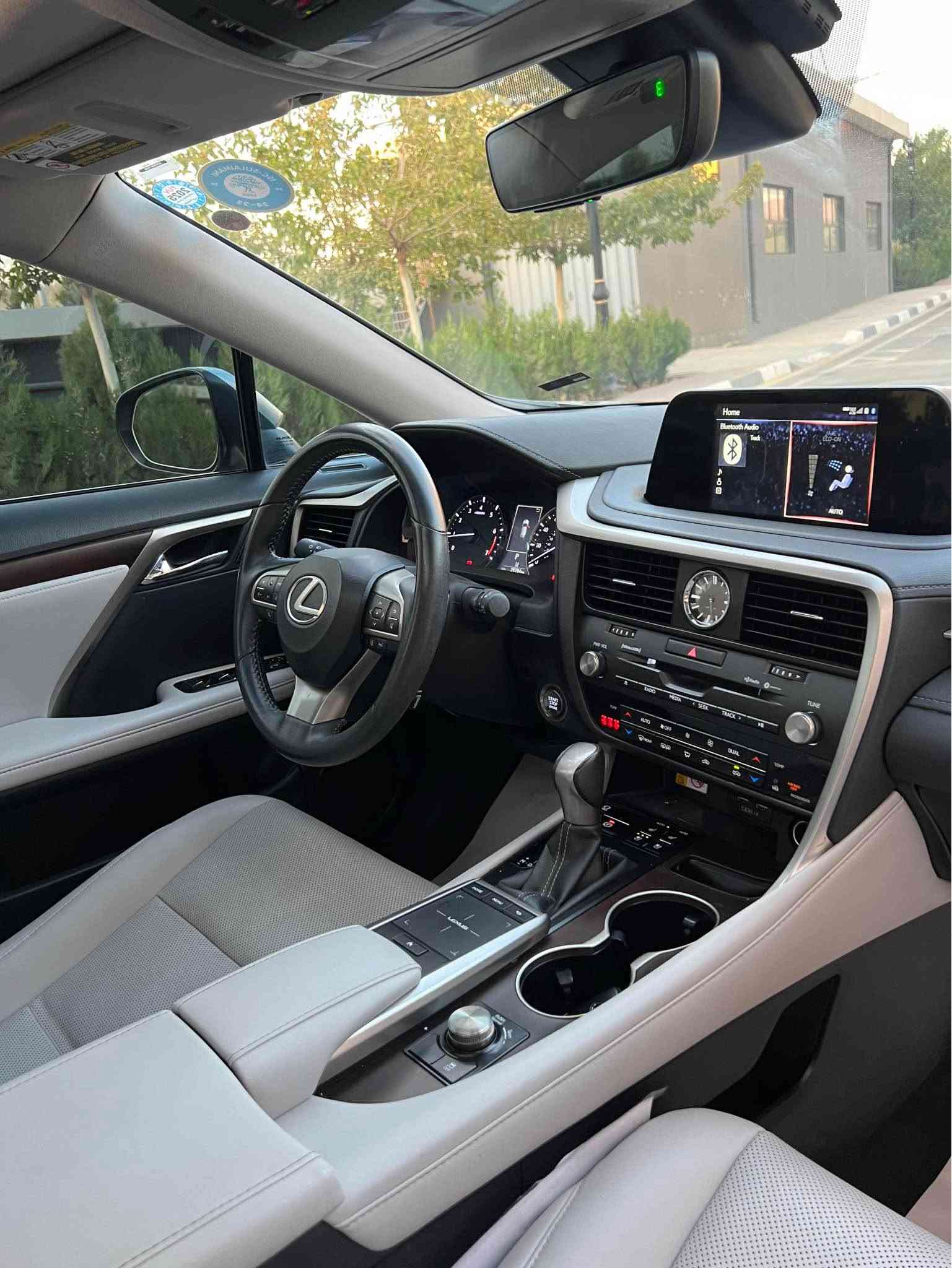 Lexus 2022 RX-350 
وارد ئەمریکی تەنها یەک پەلە دەرگای سایەق بۆیاخە بێ ناو گرتن و بێ ایرباک جگە لەوە هیچی نییە کرانەوە و شوخت و چالی نییە هەموو گیانی بە شەرت 

6 پستۆنی بێ توربۆ 
24000 مایل ڕۆیشووە 
گێر و مەکینە و کارەبایی و هەموو گیانی بە شەرت یەک دینار مەسرەفی تیا نییە 

فول مواصفات ( سلاید - صندوق کارەبایی شەفت - کوشن جلد - ناو سپی بیلاد - ماوس - راداری پشت و پێش و تەنیشت و خەتی جادە - کوشن سارد و گەرم - کوشن خەزن - لایت لید و زینون - تەبرید دوو ریز - بەسمە - شغال - وە زۆر مواصفاتی تر ....) 

سعر 265 معاملە 
تلفون ***********
شوین سلیمانی

Lexus 2022 RX-350 
وارد ئەمریکی بس بیها شبر صبغ من باب السایق بدون دواخل بدون ایرباک و الباقی مکفول کفالە عامە بدون قطعە مفتوح بدون شخط بدوم رصعە 

6 سلندر تنفس طبیعی
24000 مایل ماشی 
کیر محرک و کهربائی و کلشی بشرط مابی دینار مصرف 

فول مواصفات ( سلاید - صندوق کهربائی - کشنات جلد - داخل ابیظ بلادی - تحکم شاشە لمس - رادارات امامی و خلفی و جانبی و خط شارع - کشنات بارد و تدفئە - تبرید قطعتین - کشنات خزم میموری - لایت لید و زینون - بصمە و تشغیل عن بعد - و بعد بیها هوایە مواصفات ... )

سعر 265 ورقە و مجال
تلفون ***********
مکان سلیمانییە السليمانية, العراق
