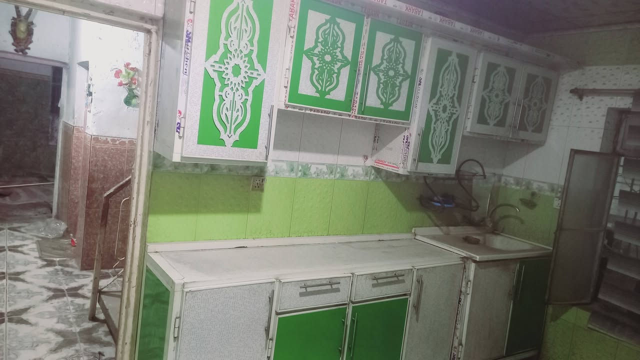 كاونتر المنيوم مستعمل نظيف للبيع عنوان كربلاء حي العامل منطقه الاخيره سعر ٢٥٠الف  ***********
