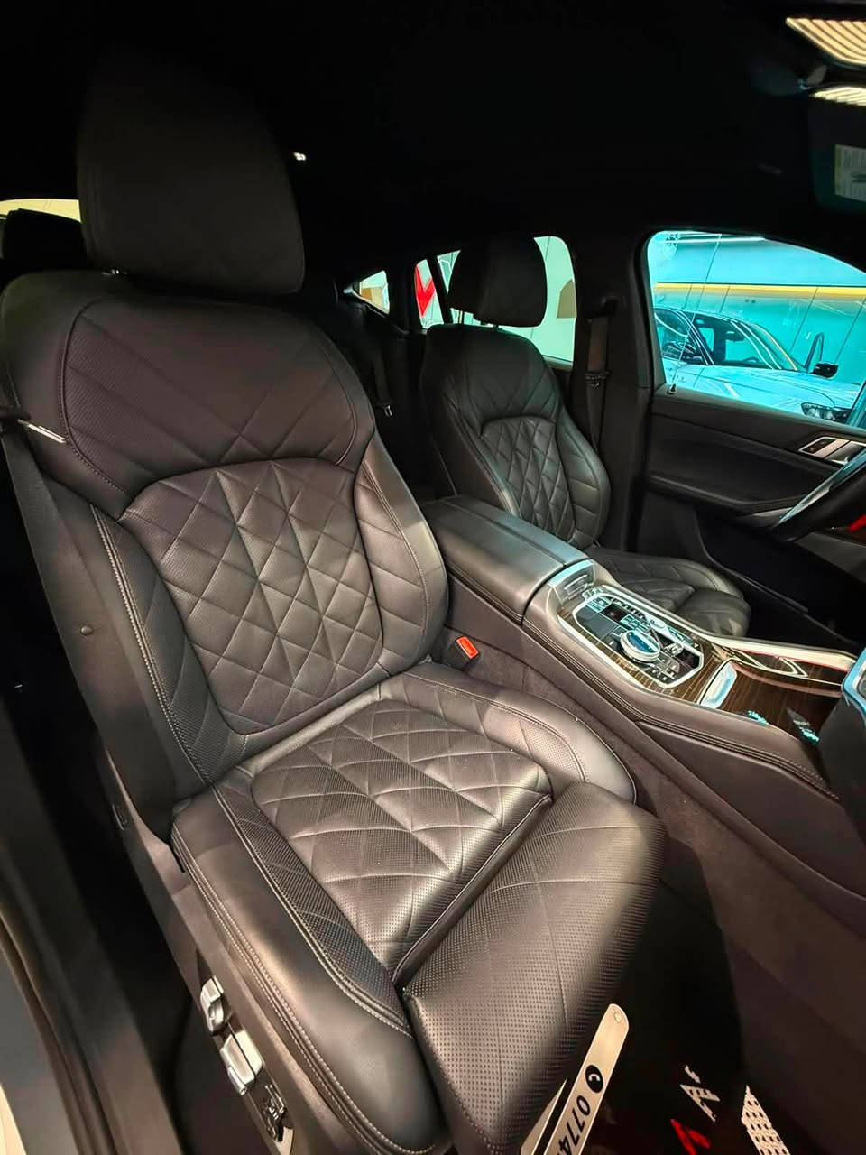 السلام عليكم
BMW X6 40i M power
2024 شكل الجديد 
ماشيه 29 الف 
فول موصفات
حادثها كم موضع بلصور فقط بنيد صبغ
وبيها بابين بارد فقط 
السياره بدون ايرباك بدون دواخل كفاله
مغلفة PPF مات 
كاميره 360
رادارات 
السياره كيجات M
شاشه بلعداد AR
موصفات معروفه الفول 
السعر  56.500$ بيها مجال بسيط
رقم شمالي 
مكان سياره بغداد

تواصل *********** 

ملاحضه سياره بدون رقم مميز
