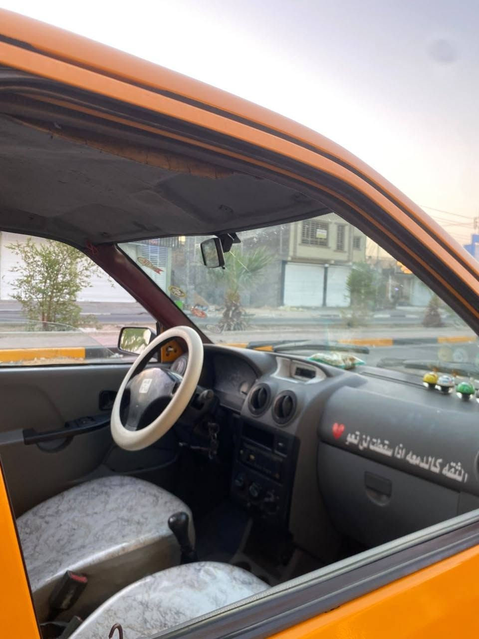 سياره سايبه موديل 14 تبريد فول حداديه 50  سنويه 29 مصفره من هيئه وغرامات مكينه وكير جدد بس بيهه المشط كايم مكاني بالبترو قرب شعله ***********
