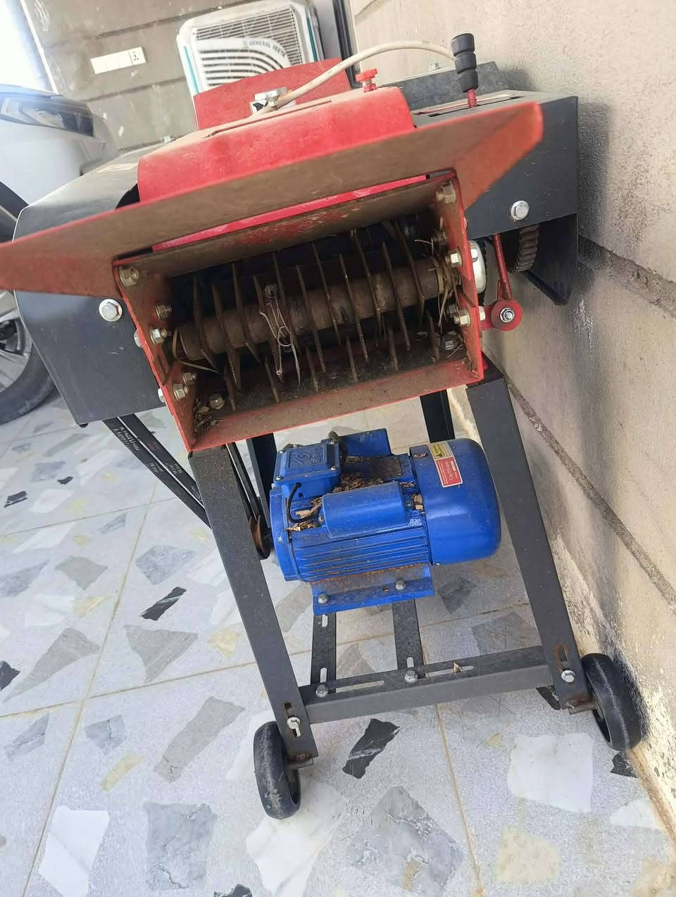 السلام وعليكم مثرامه للبيع السعر 750 وبيها مجال مستخدمه شي قليل ***********
