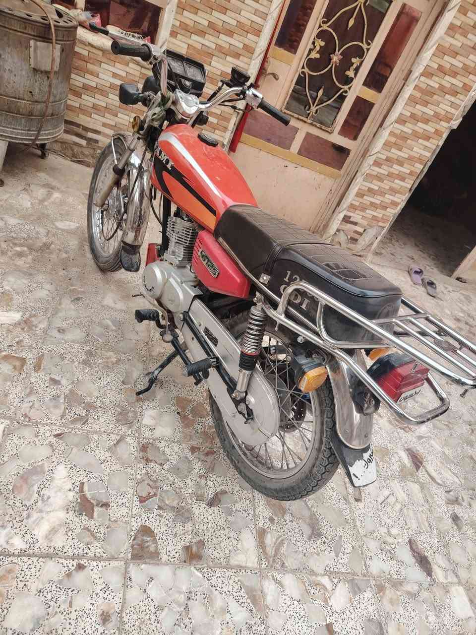 سلام عليكم سباب دراجه اربعه كير البيع موديل 24 أوراق سكنر 7ورقات المحرك بي فطر وملحوم مكان الدراجه نجف كوفه يم صورت الوائلي السعر 650 وبيه مجال حك الجيه ***********
