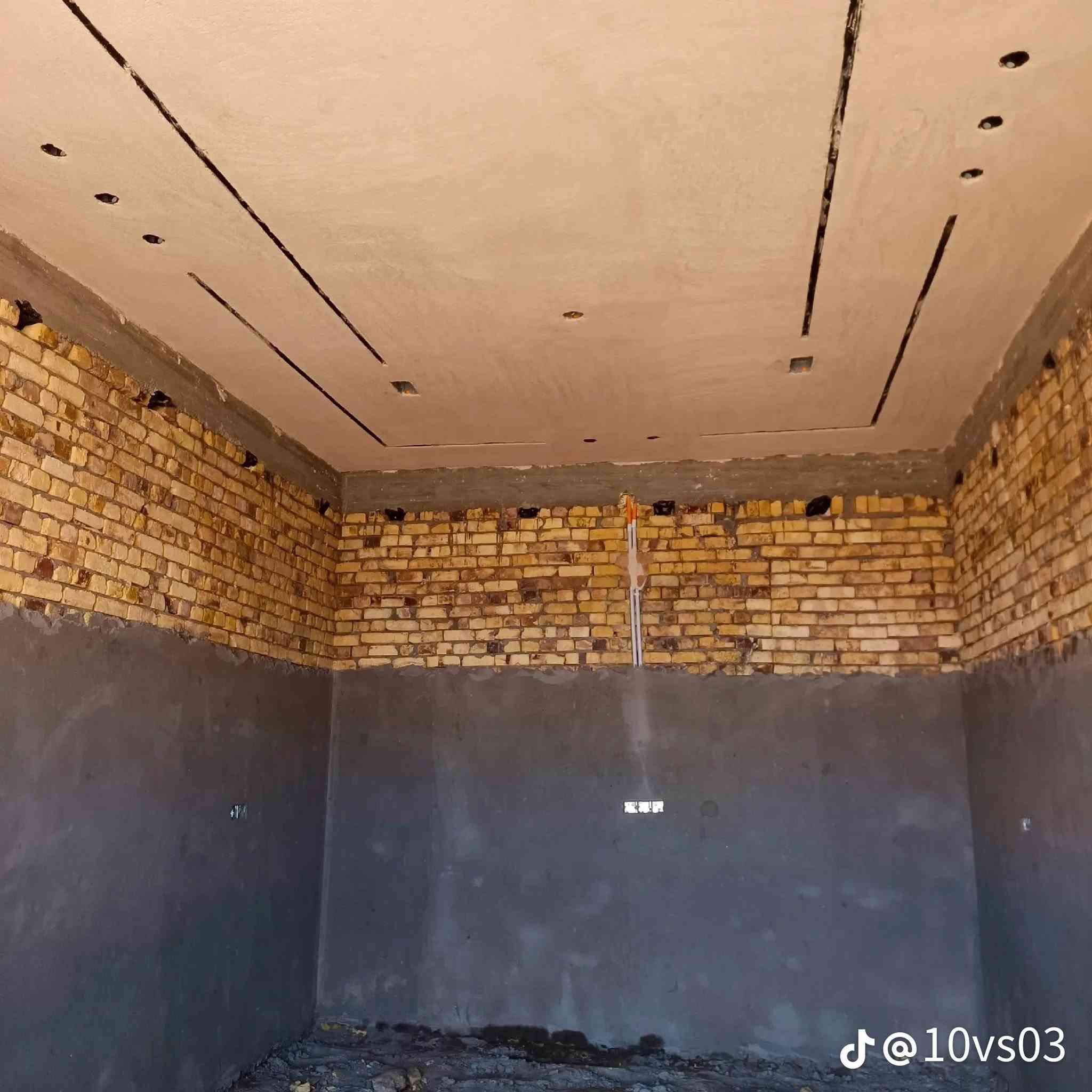 السلام عليكم
خلفه لبخ اسمنت وجص وبورك نثر اجراره مساطر تصفير درجه اولى استطلاع مهندس 
***********

نص مكتوب في الصور:
- @10vs03