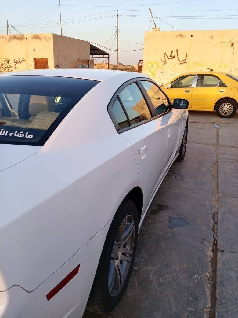 السلام عليكم دودج جارجر للبيع كير ماوس موديل 14 هذا رقم الموبايل سعر 175 وبيها مجال قليل***********
