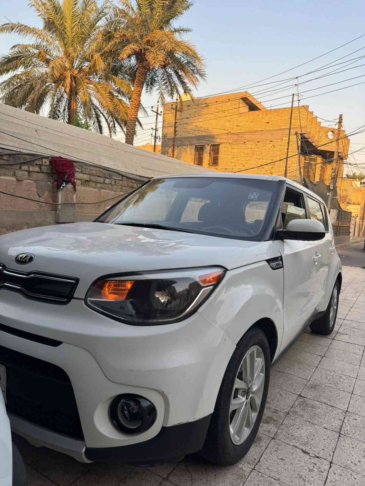 السلام عليكم
صول ٢٠١٧
بيه ٣ قطع
سونار مرفوق ويا الصور
السياره حلوه مبيه اي نقص
مكاني الدوره
السعر 100 بيه مجال بسيط 
*********** بغداد, العراق
