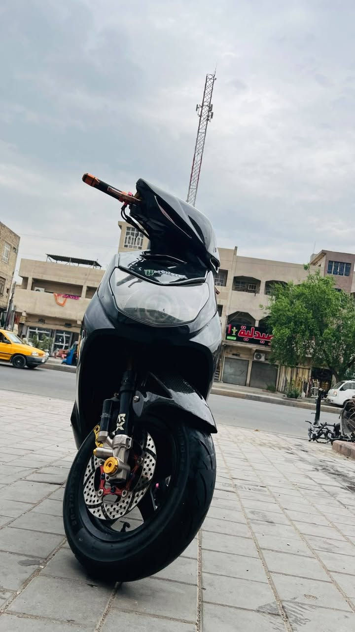 سلام عليكم شباب دراجه وكاله للبيع المكينه بلاديه فقط عوزه ويل وفج تكمل كله السعر 15$ بيه مجال قليل المكان مدينت الصدر اليريده يخابر 
*********** للعلم مكلفه أكثر من هذه السعر بهواي
