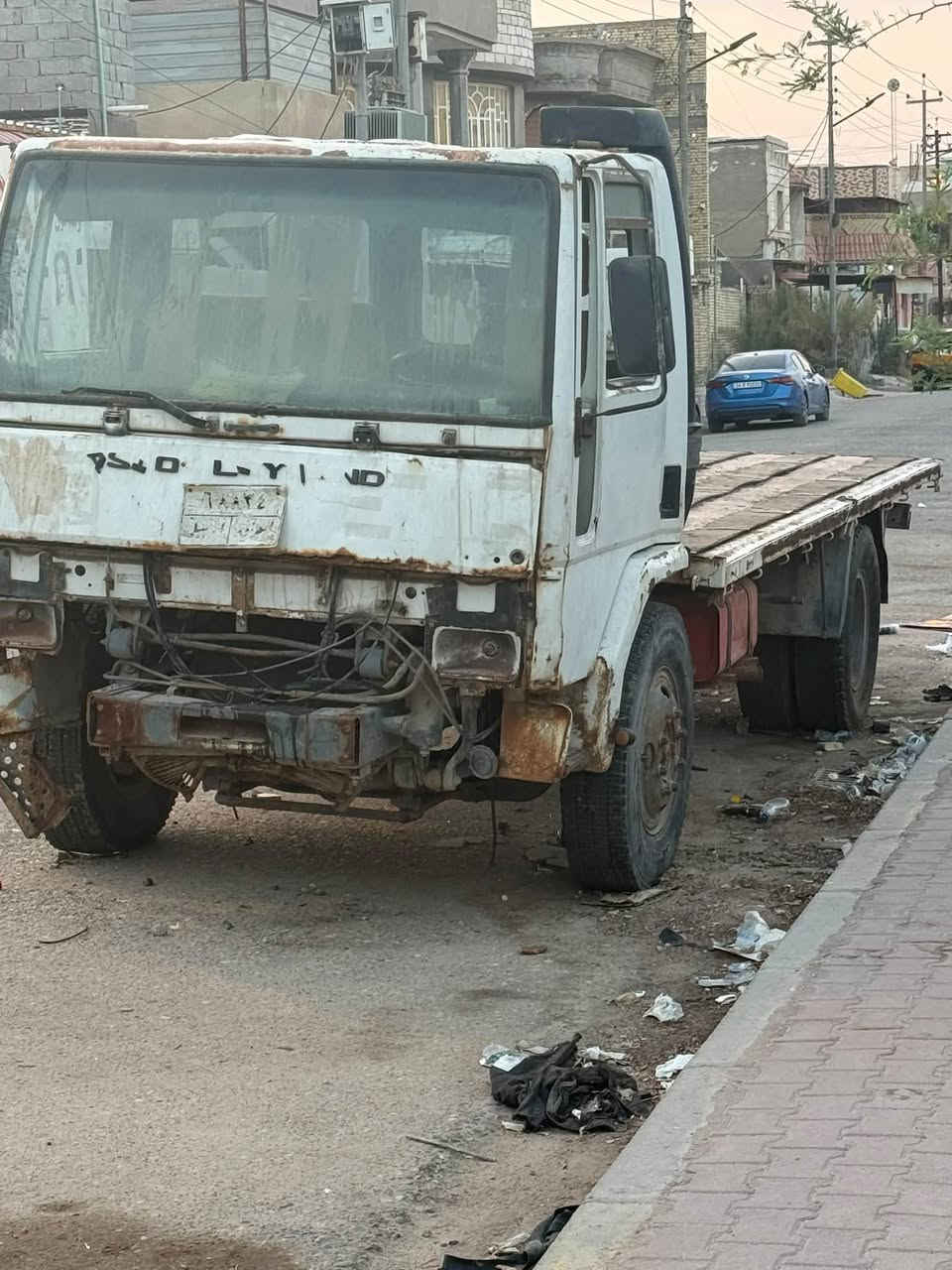 السلام عليكم لايلند. السياره شغاله اربعه سلندر المكان البصره ***********
